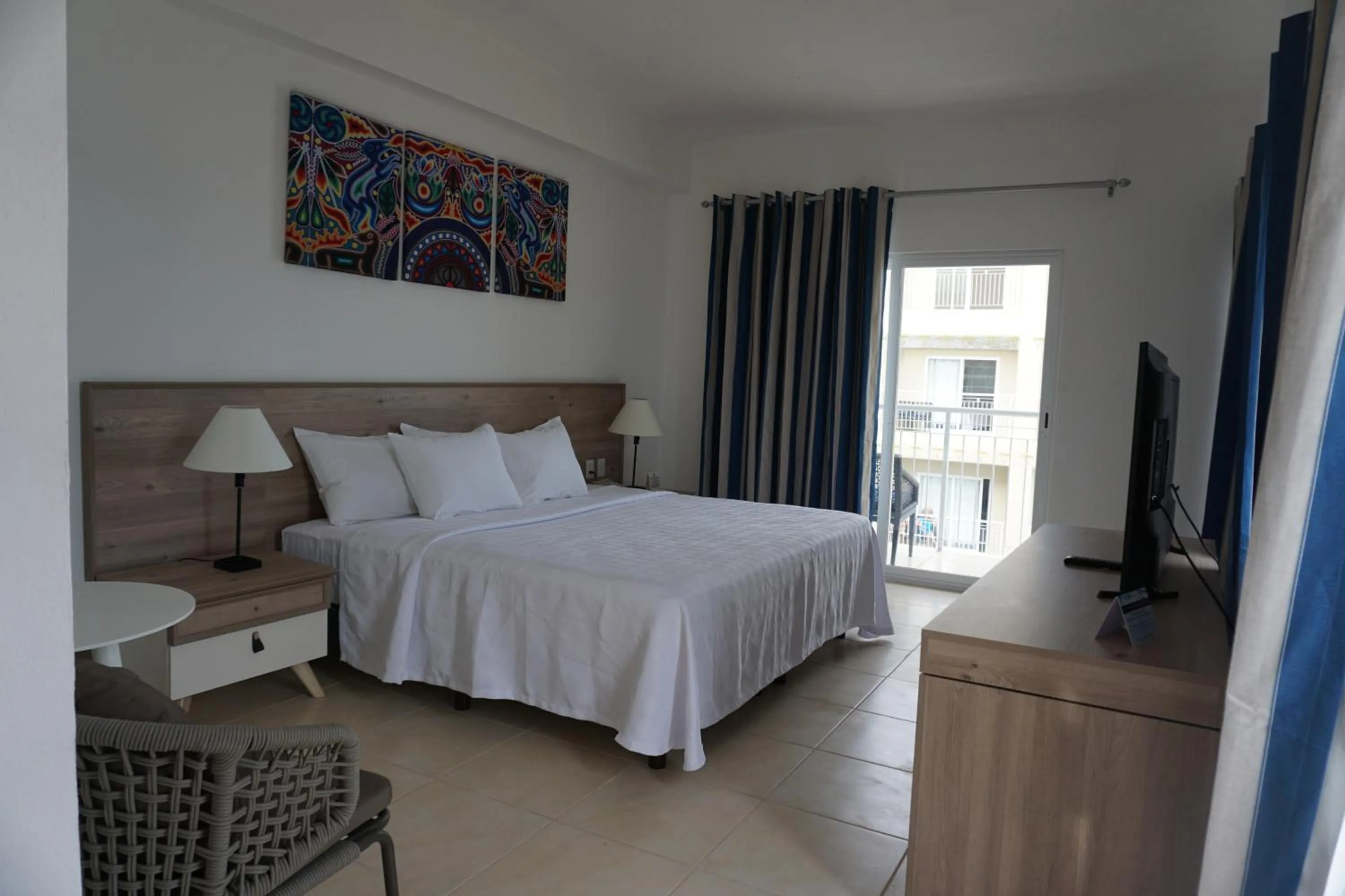 King Room with Ocean Front View - single occupancy in Decameron La Marina Guayabitos, Ramada All-Inclusive Resort