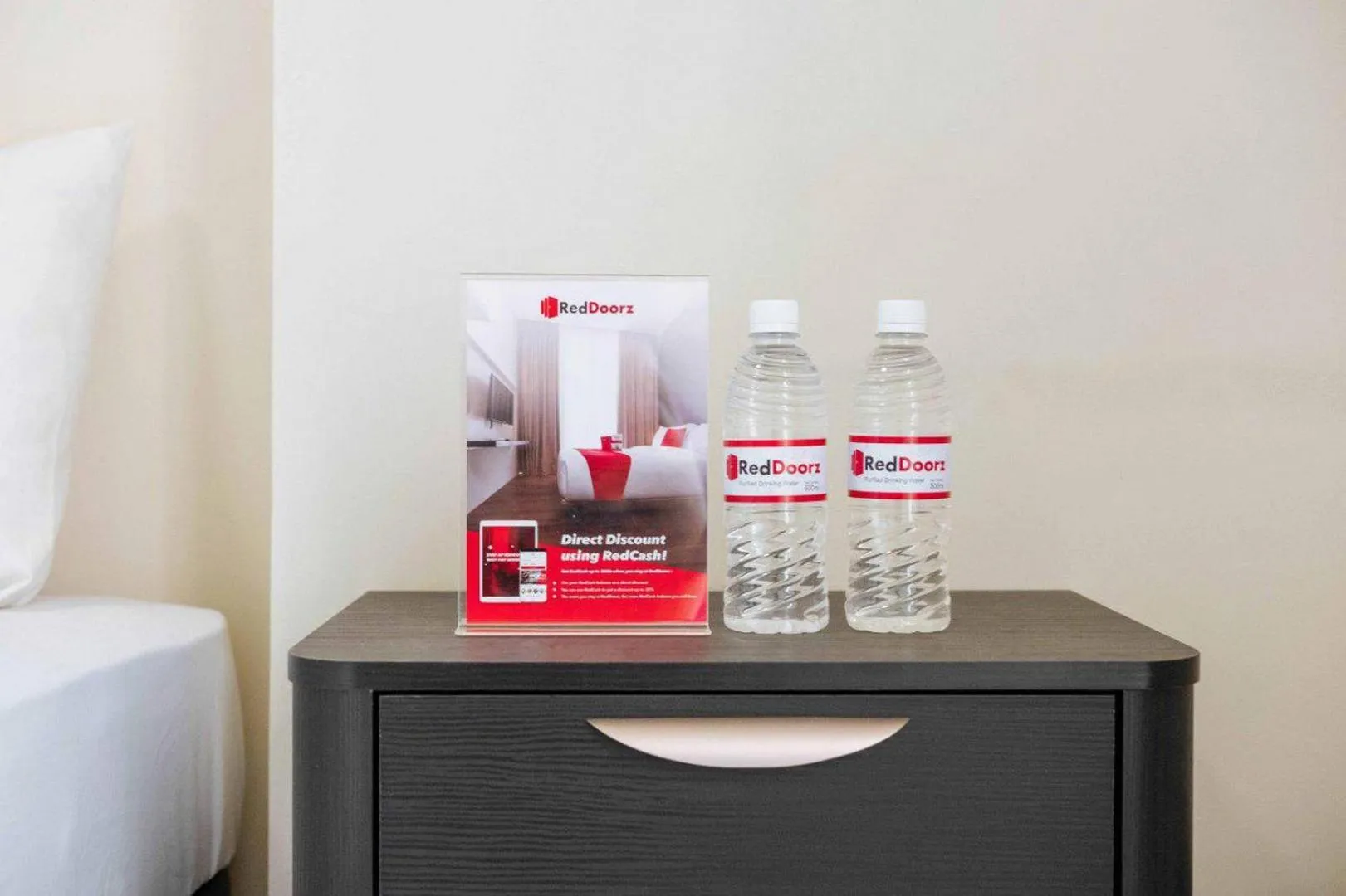 Double Room in RedDoorz Plus @ Cibogo Puncak 3