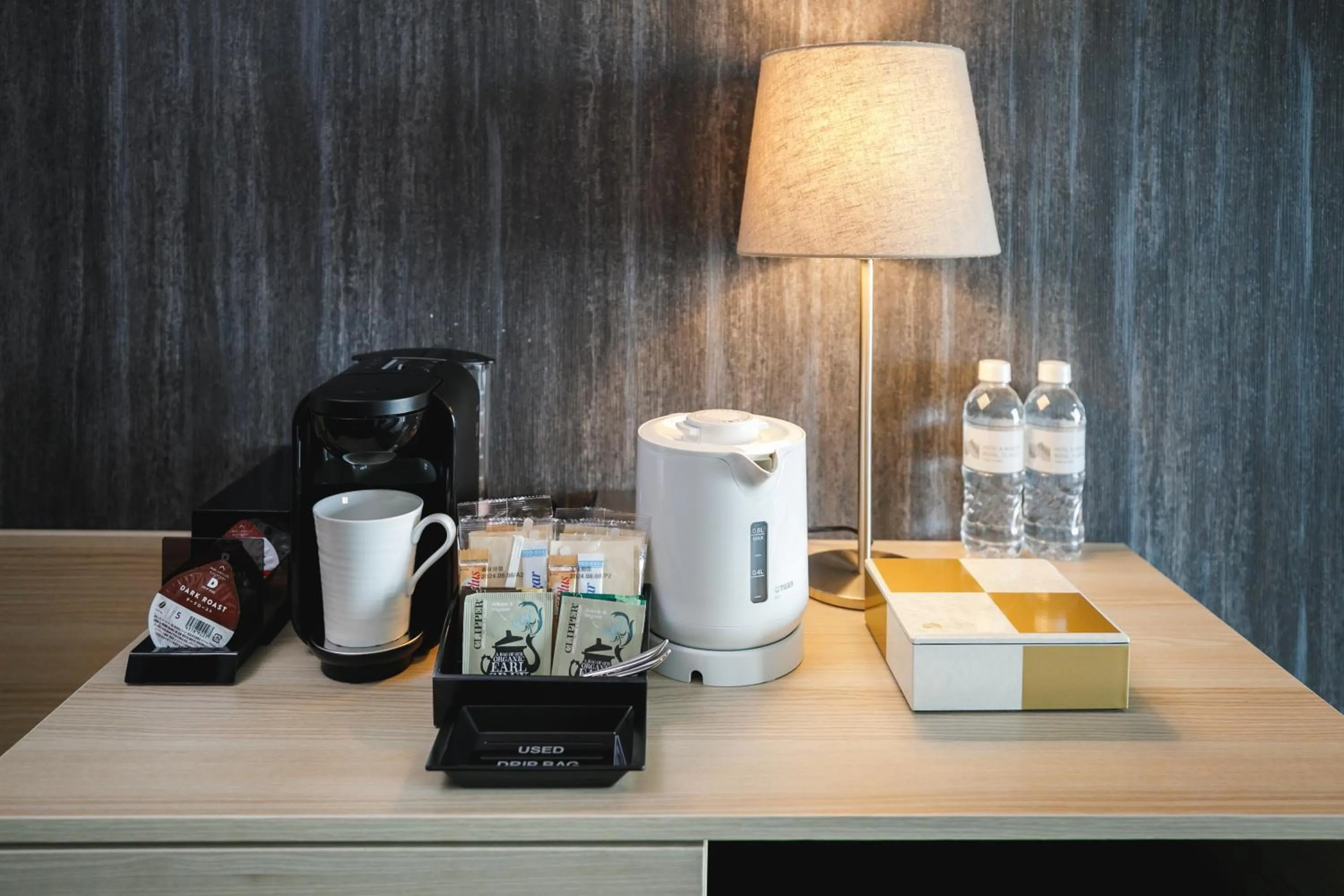 Premium Queen Room - Non-Smoking in Hotel Royal Classic Osaka