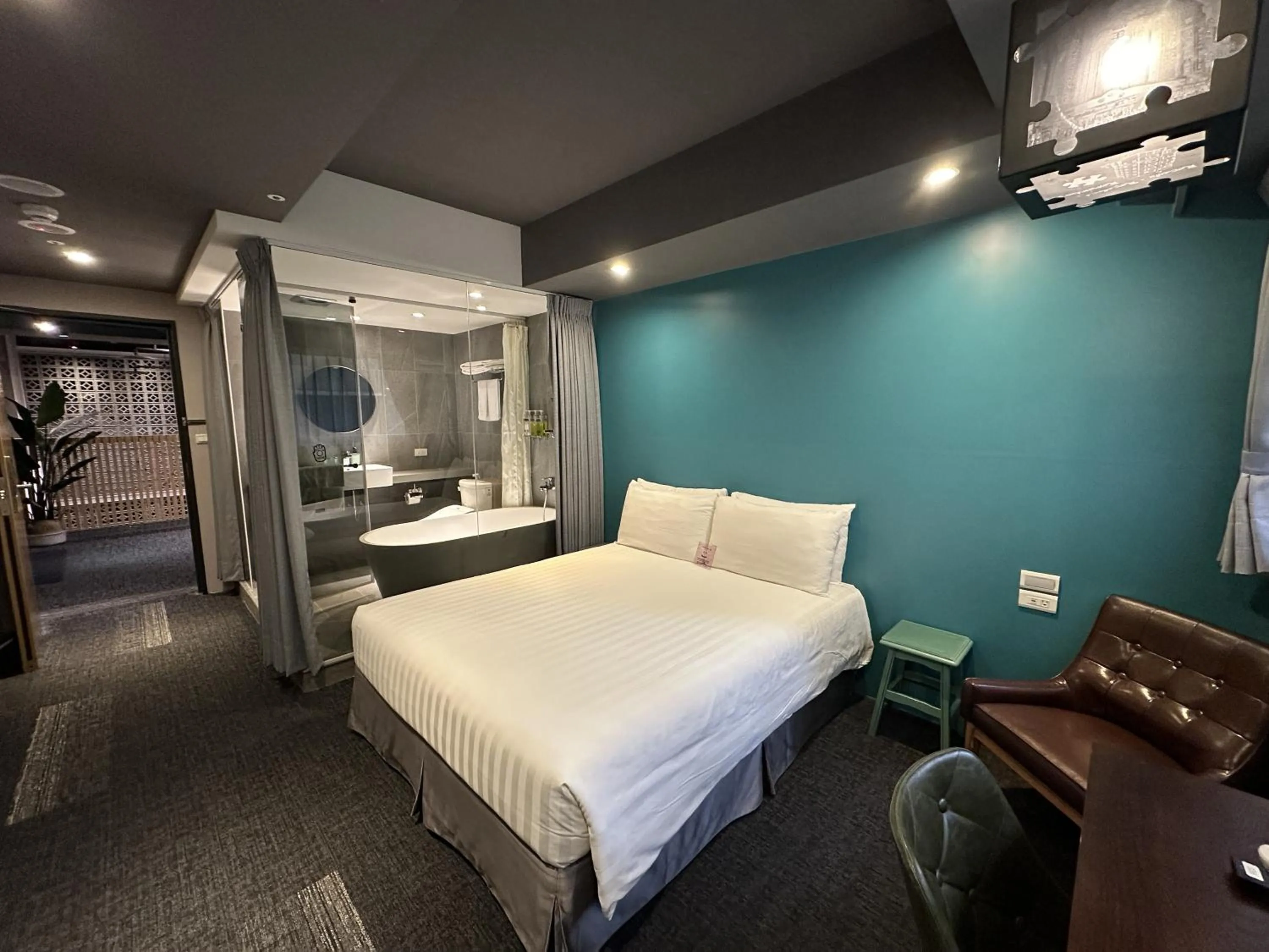 Executive Double Room with Bathtub in Cho Hotel 3