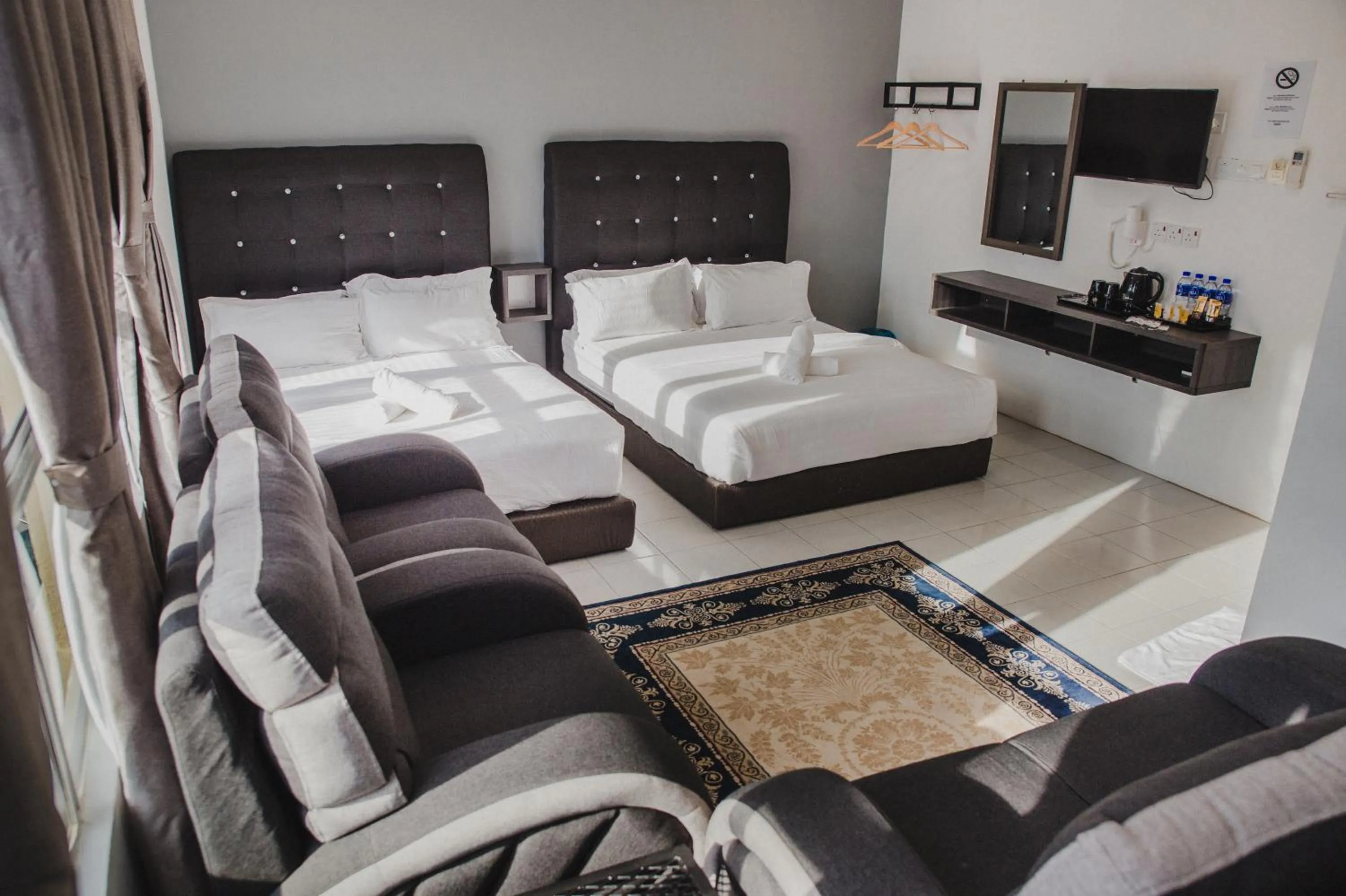 Family Room in Phoenix Hotel