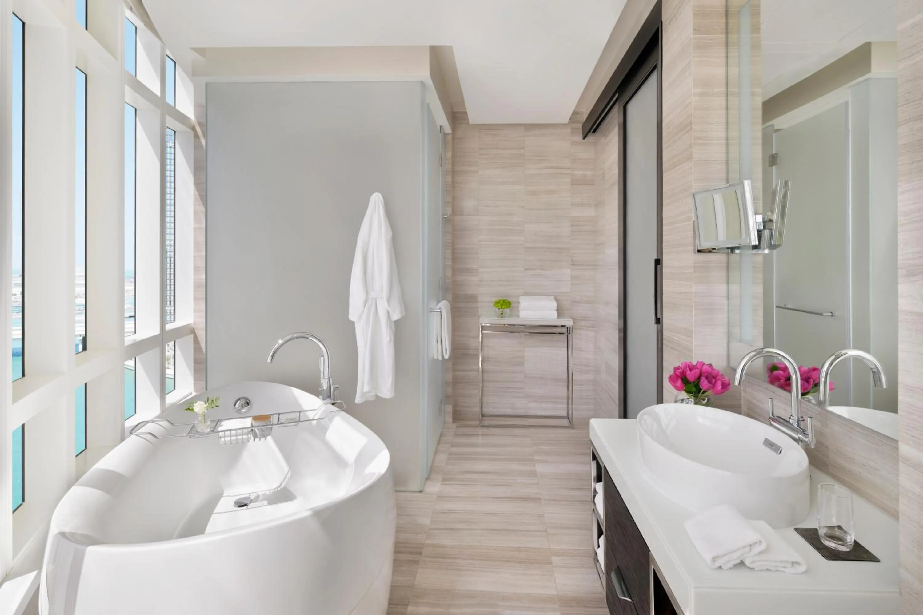 Deluxe Suite - single occupancy - Skyline View in Rosewood Abu Dhabi