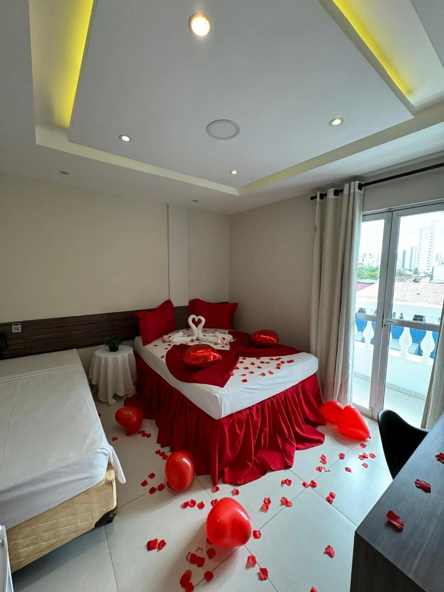 Standard Twin Room in Angra Praia Hotel