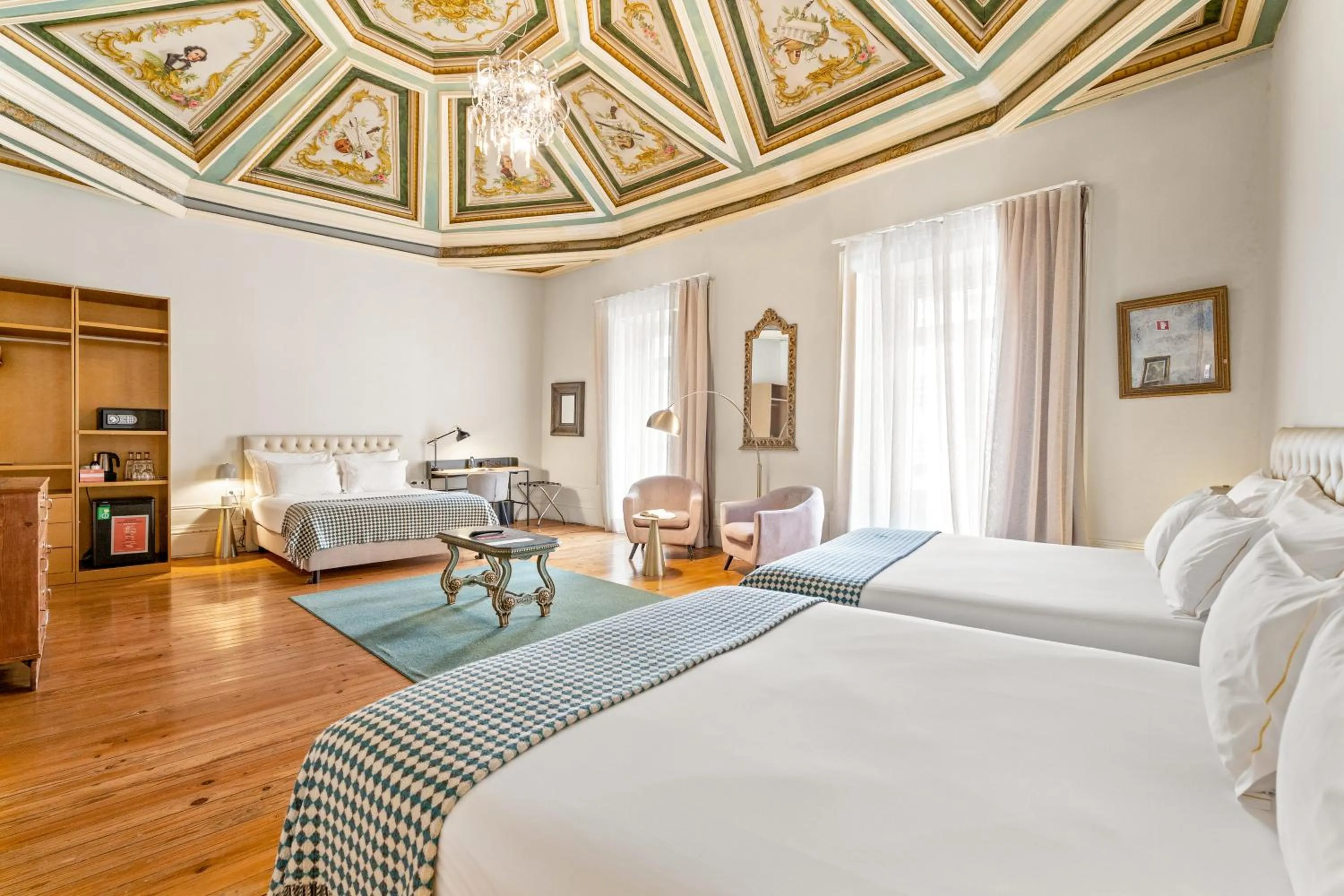 Signature Family Room in Casa dos Lóios by Shiadu