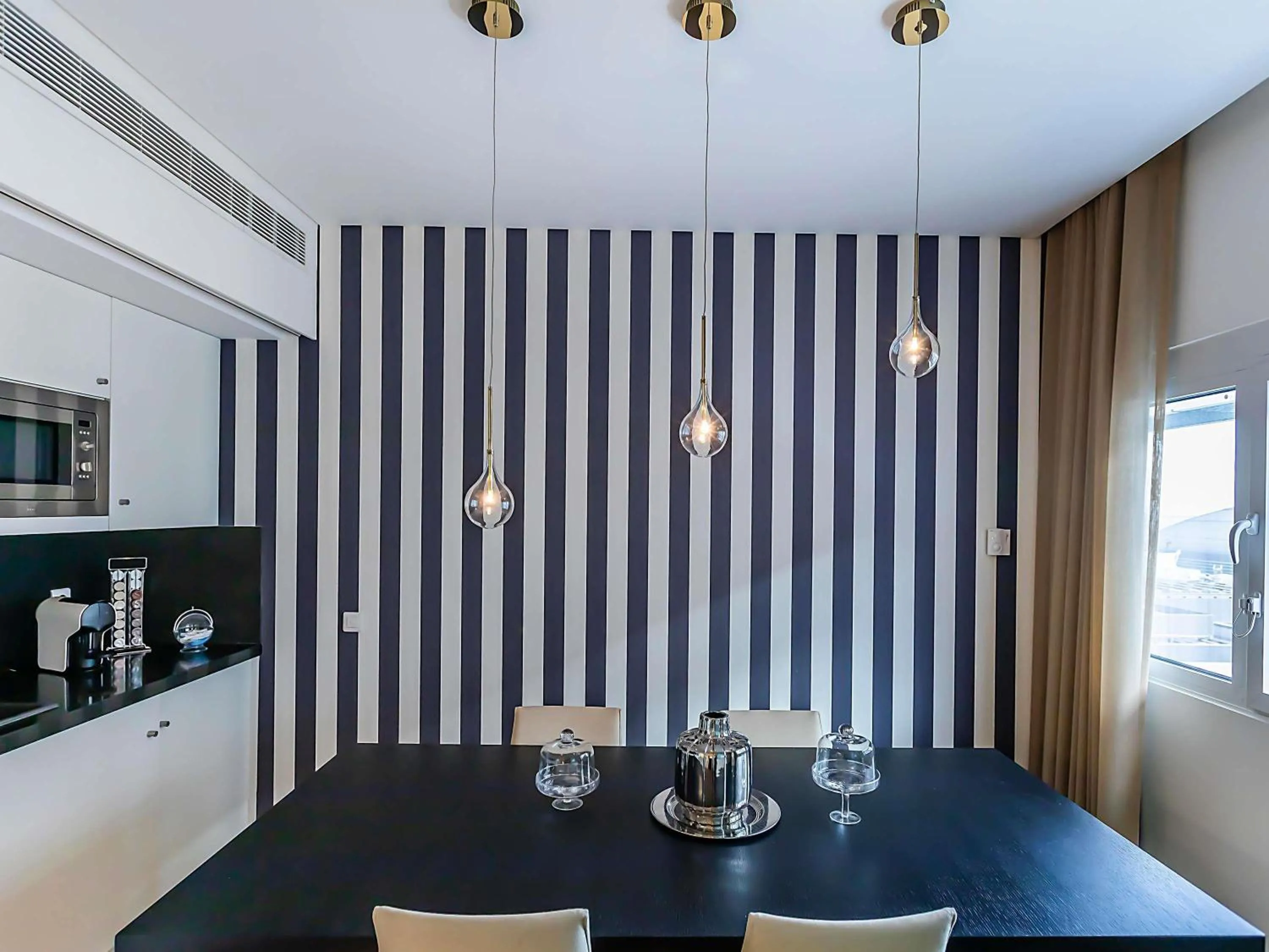 Suite in Hotel Ibis Lisboa Parque das Nações