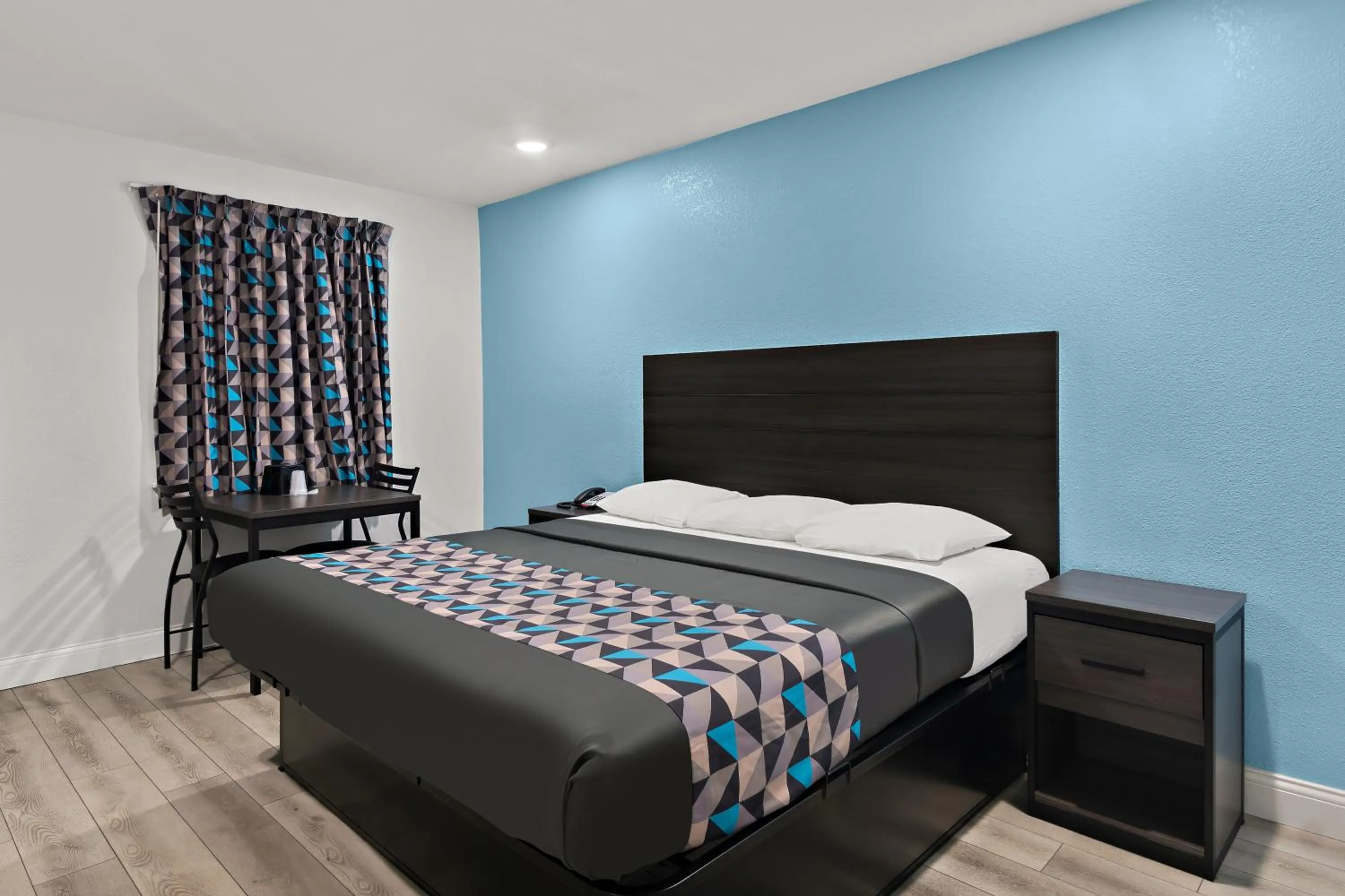 King Room - Smoking  in Rodeway Inn