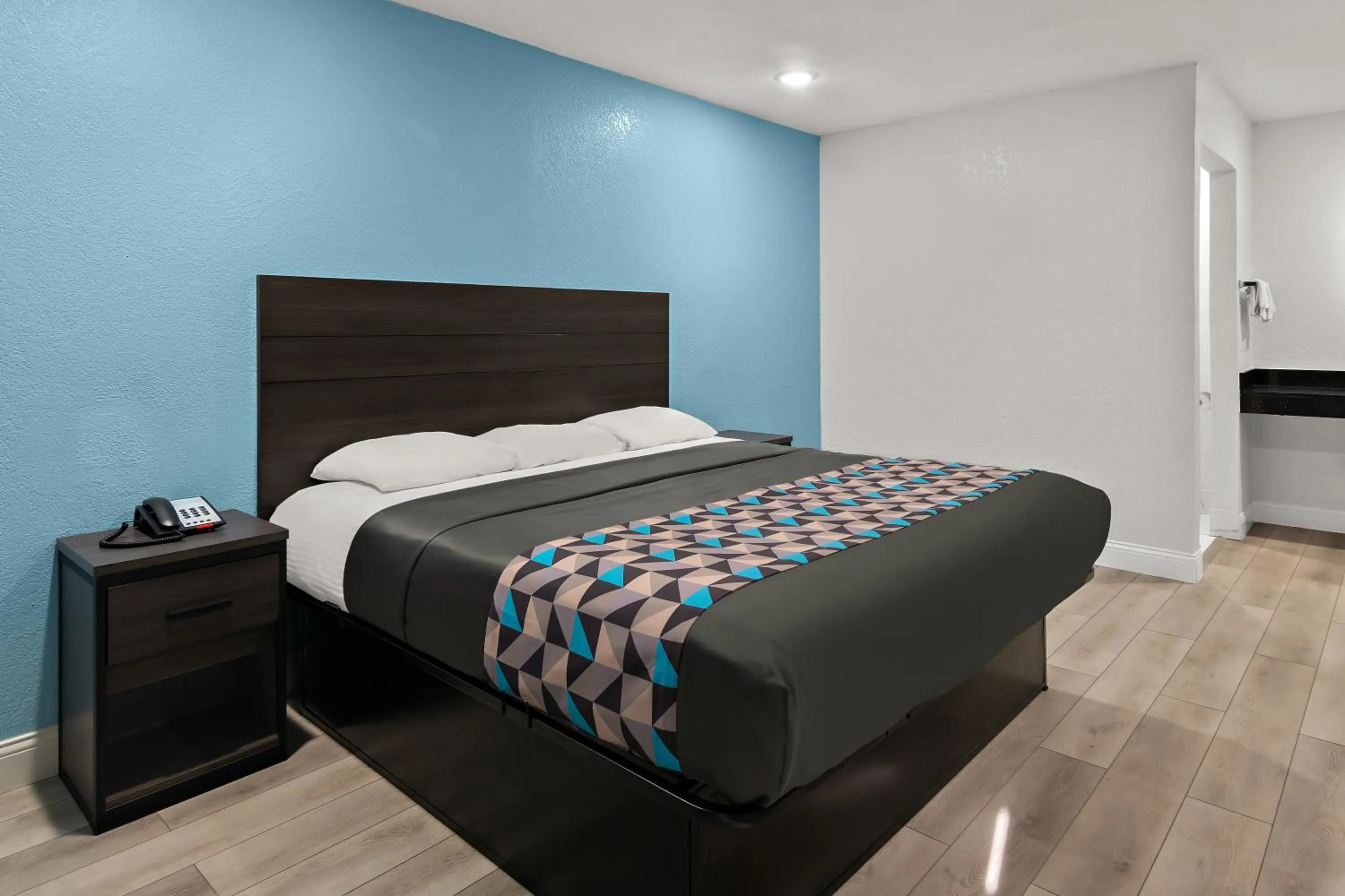 King Room - Disability Access/Non Smoking  in Rodeway Inn