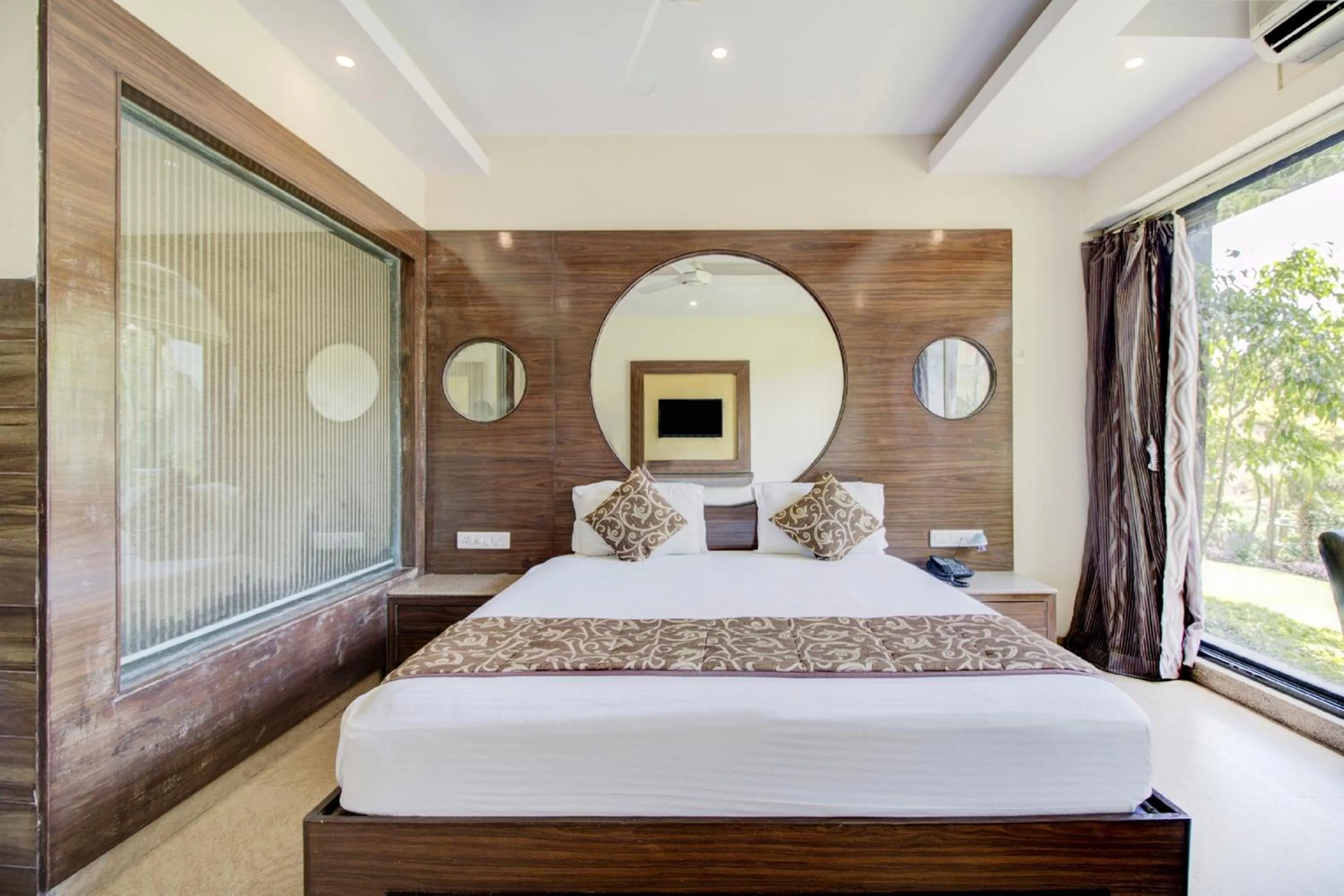 Luxury Double Room in Hotel Royale Palace