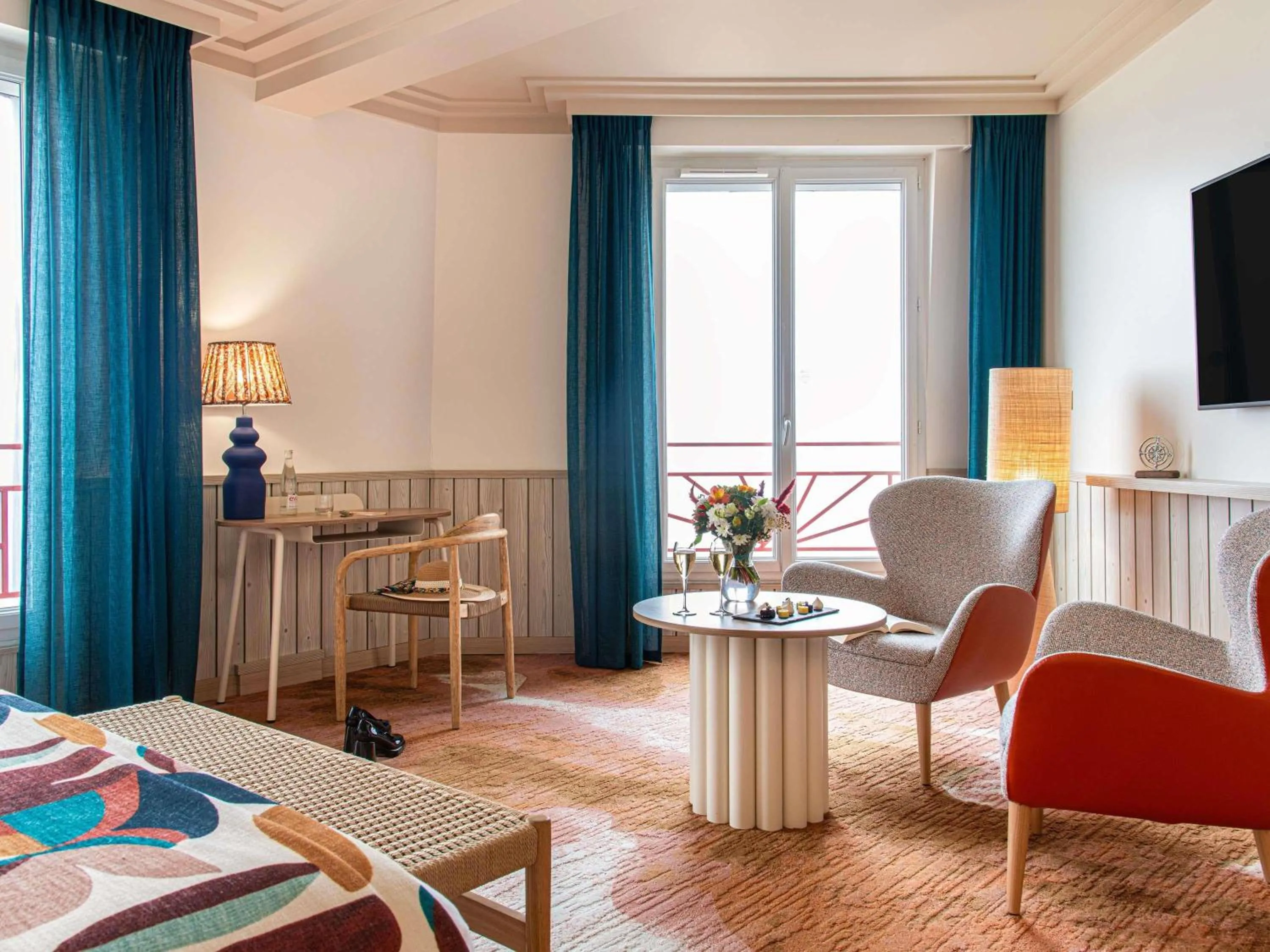 Junior Suite with One Double Bed or Twin Beds - Seafront in Hotel Mercure La Baule Majestic