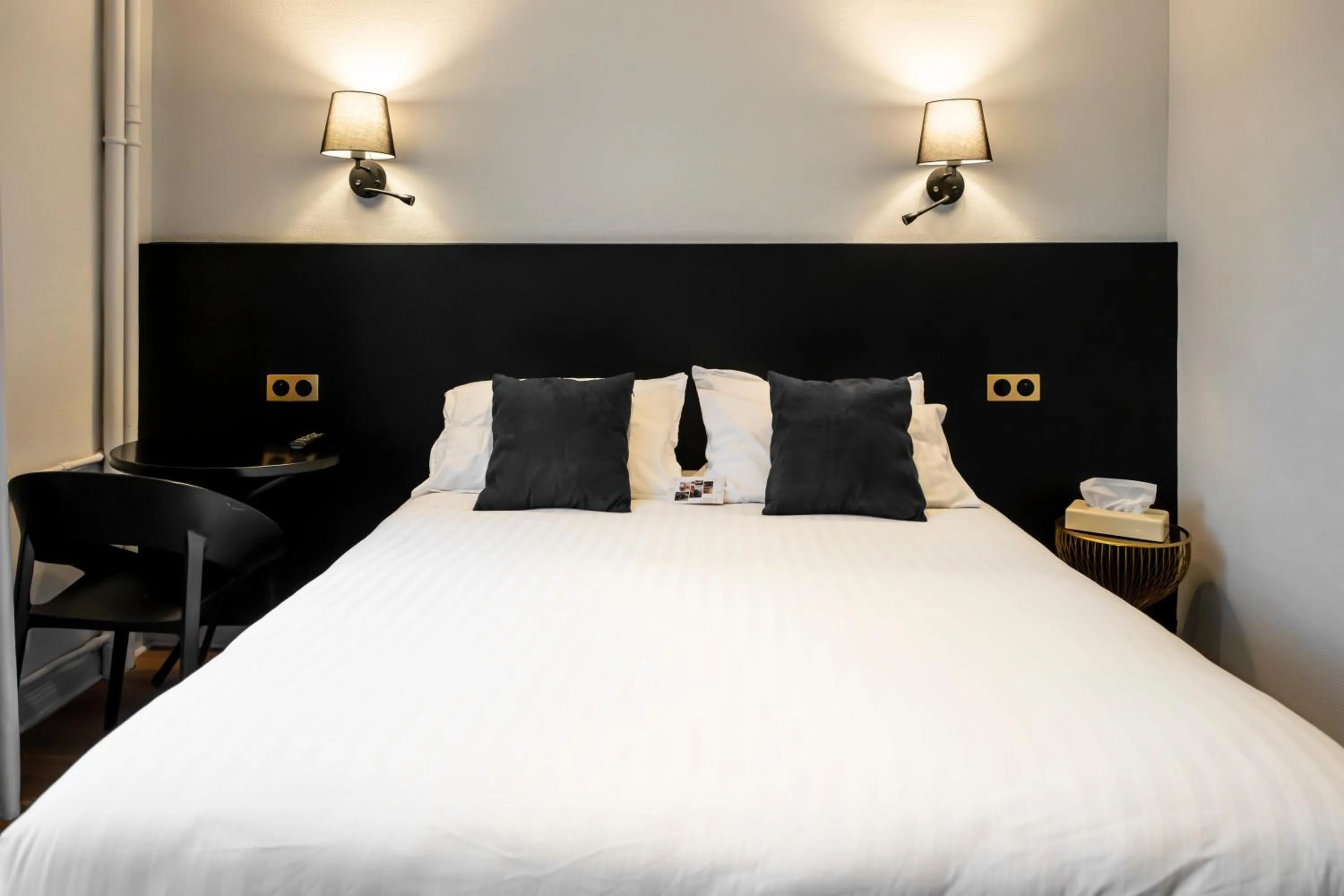 Standard Double Room in Hôtel du Parc Thionville Centre