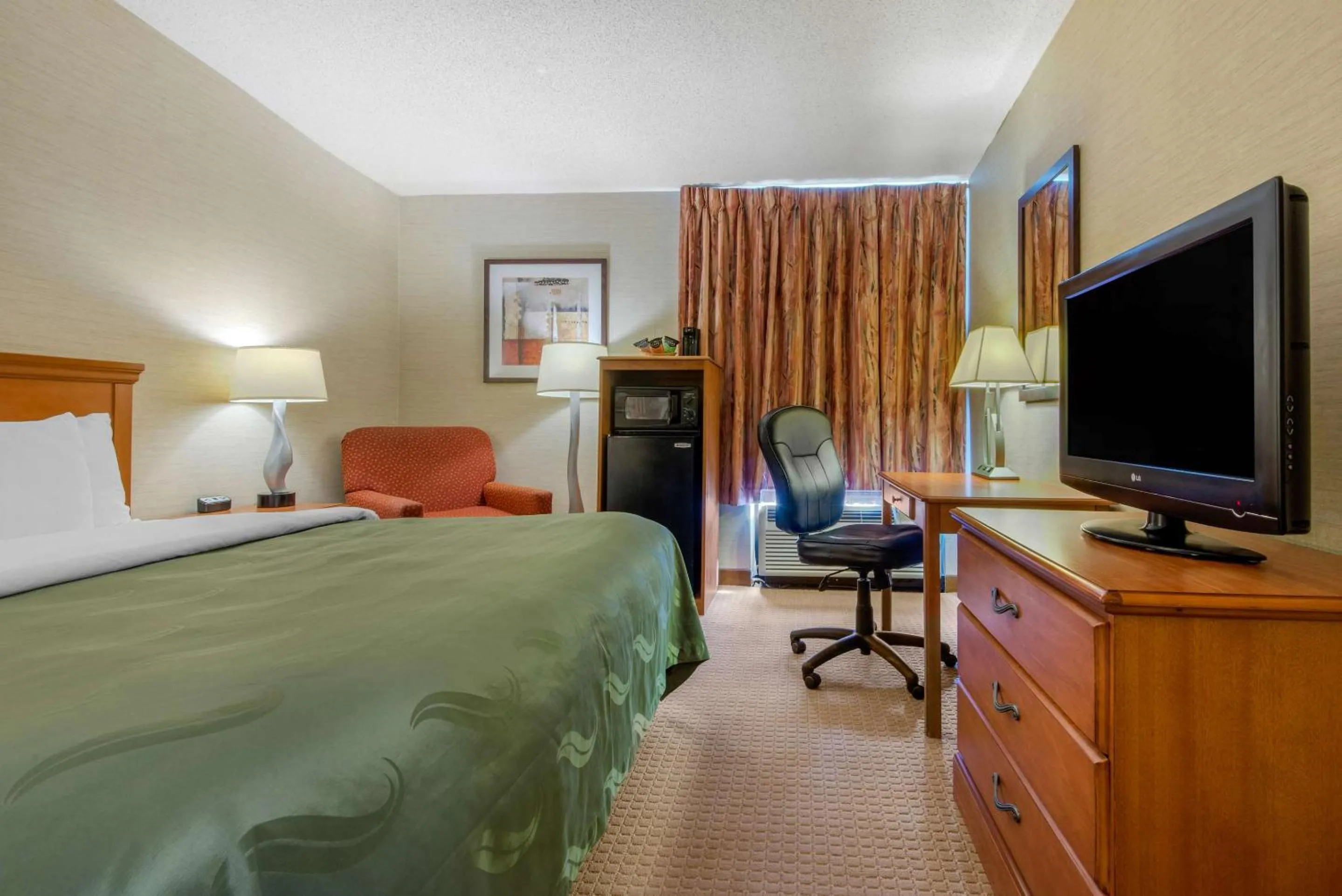 King Room - Non-Smoking in Quality Inn & Suites Mansfield