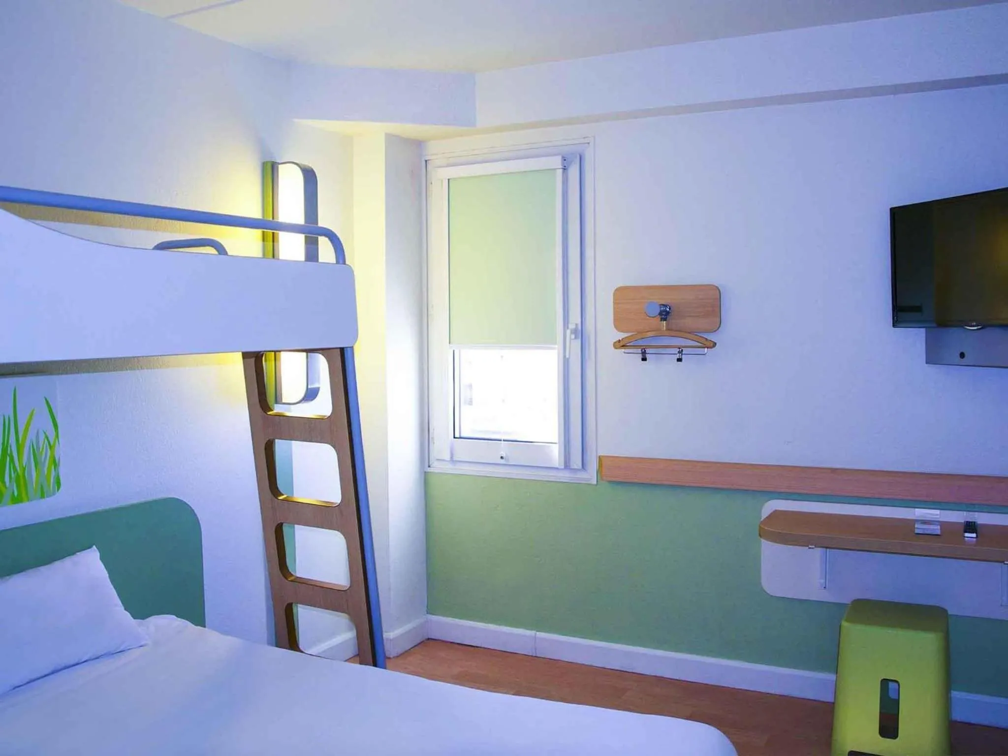Triple Room in Ibis Budget Toulon Centre