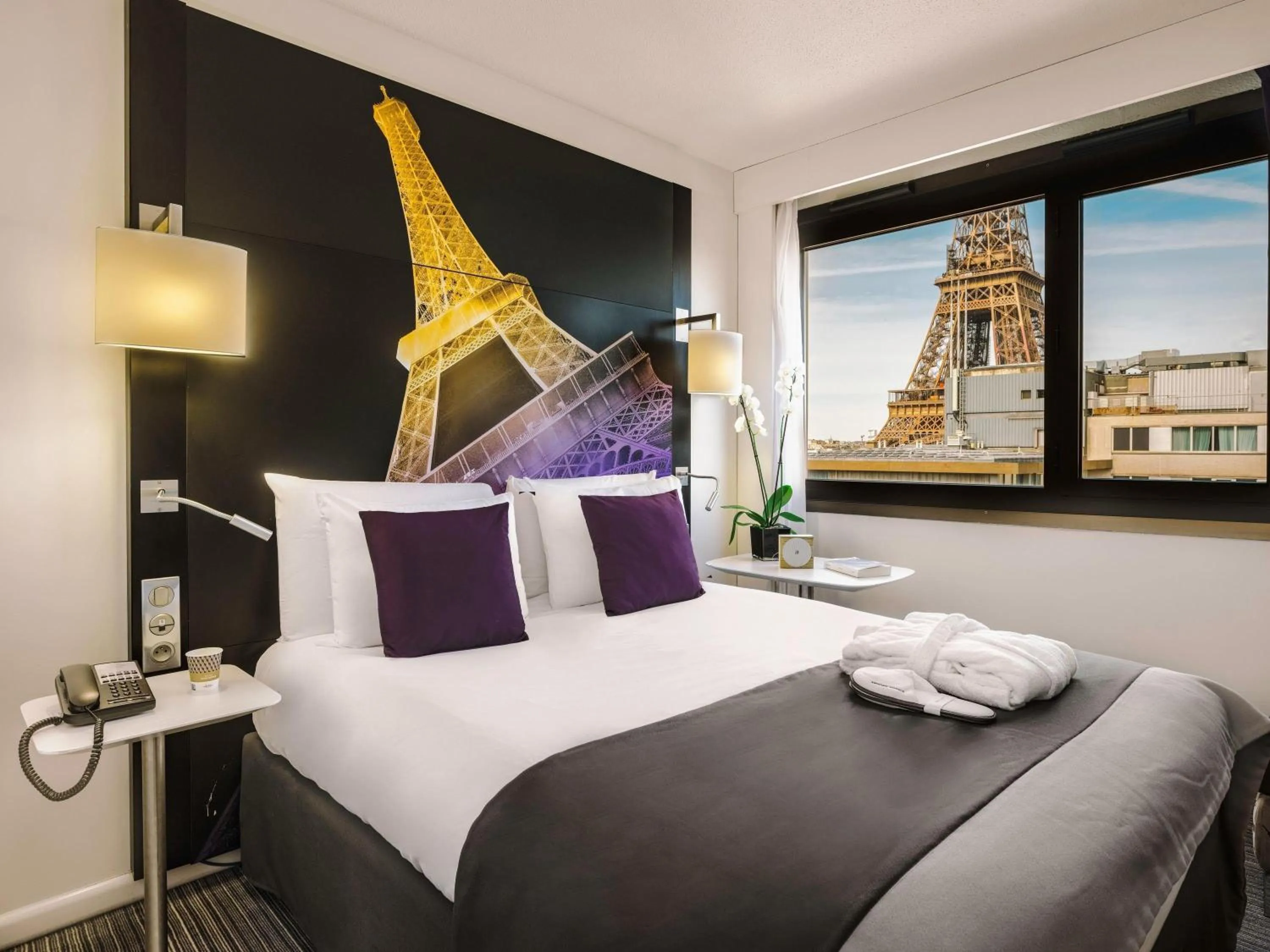 Privilege Double Room with Eiffel Tower View - High Floor in Mercure Paris Centre Tour Eiffel