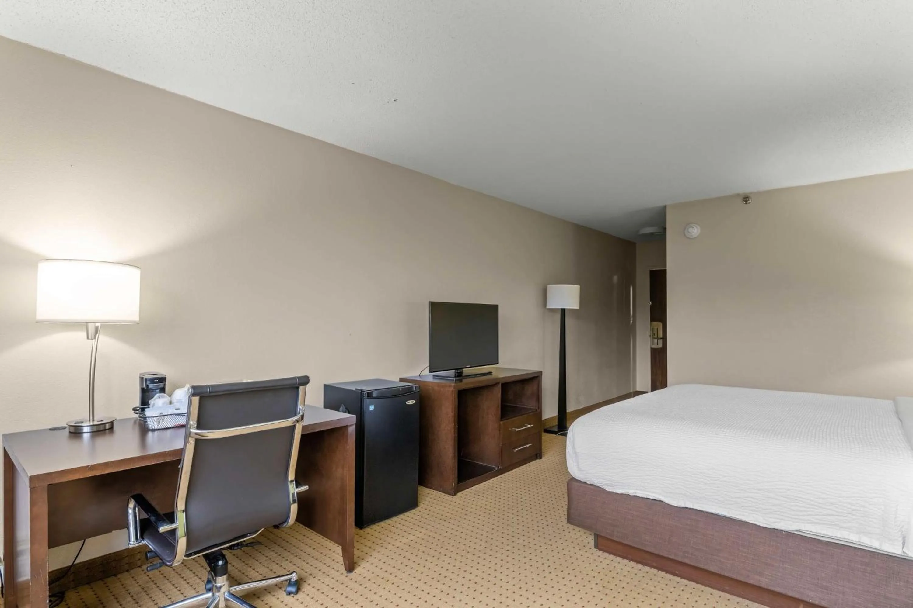 King Bed Classic in Red Lion Hotel Charlotte