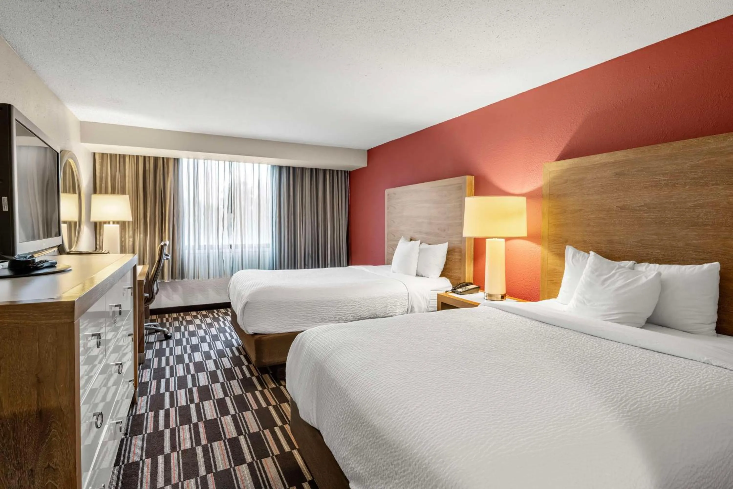 Two Queen Beds Deluxe in Red Lion Hotel Charlotte