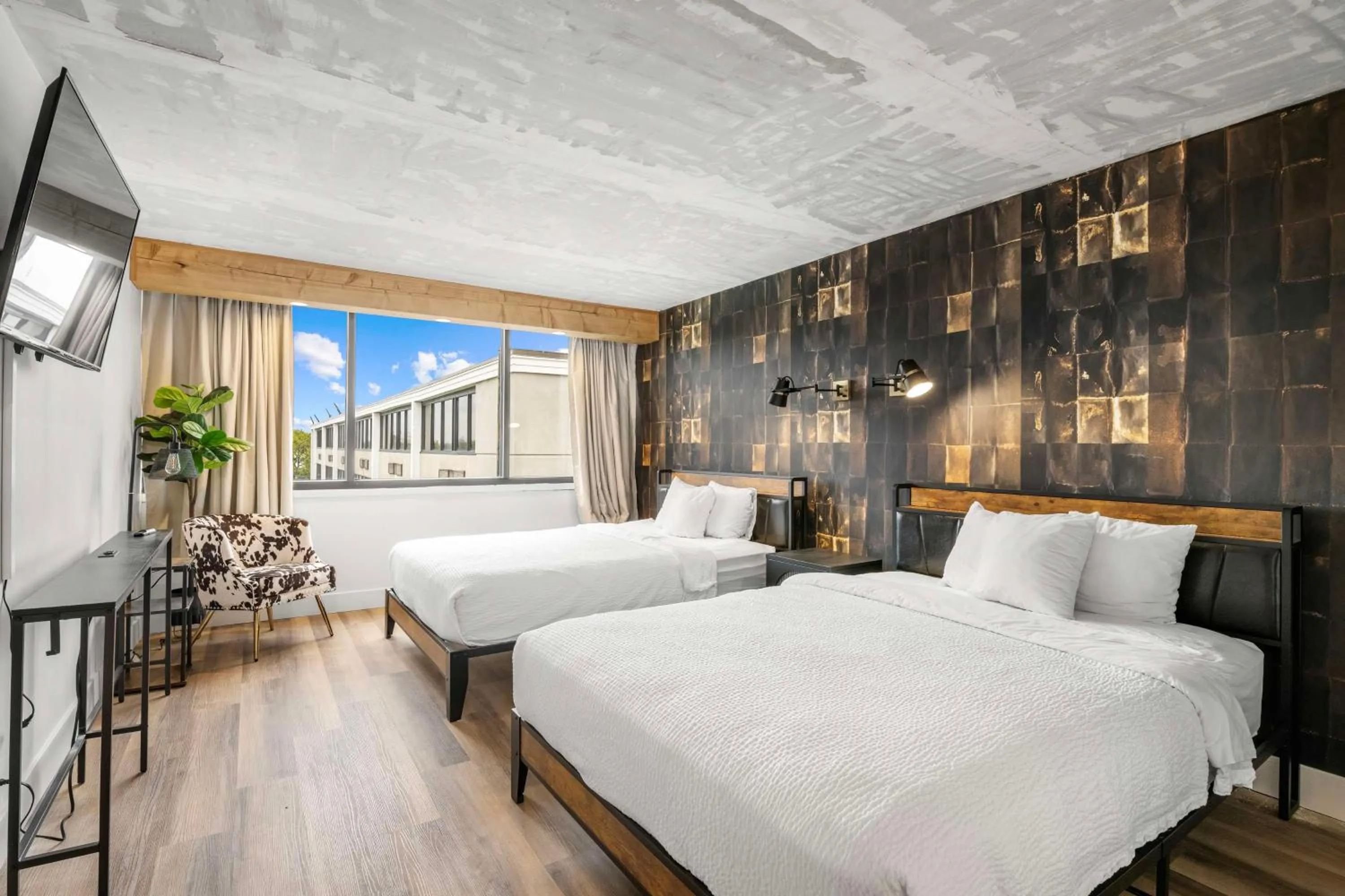 Two Queen Beds Superior in Red Lion Hotel Charlotte