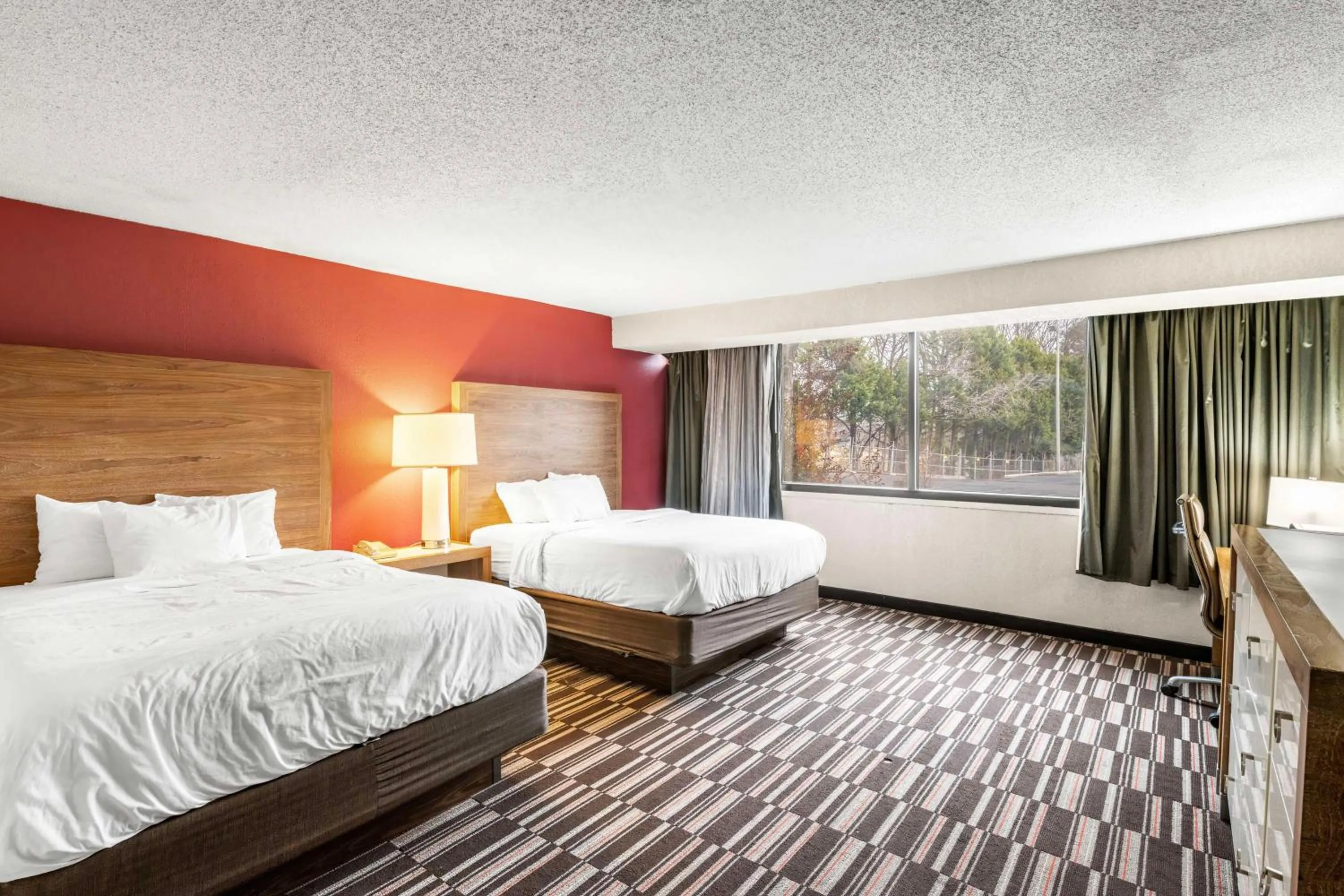 Accessible Deluxe Two Queen Beds in Red Lion Hotel Charlotte