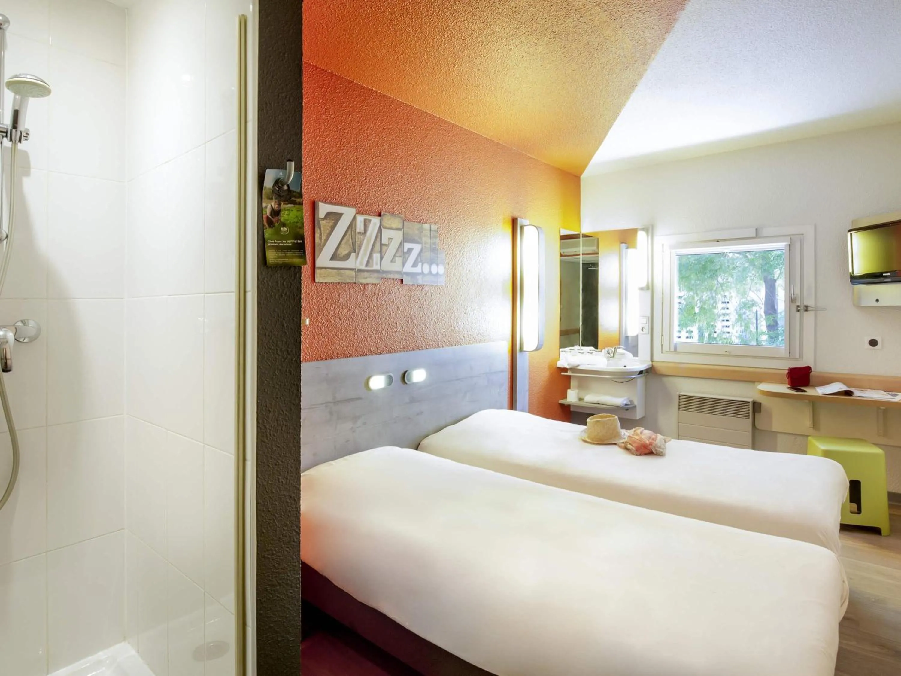 Twin Room in Ibis Budget Fréjus Capitou