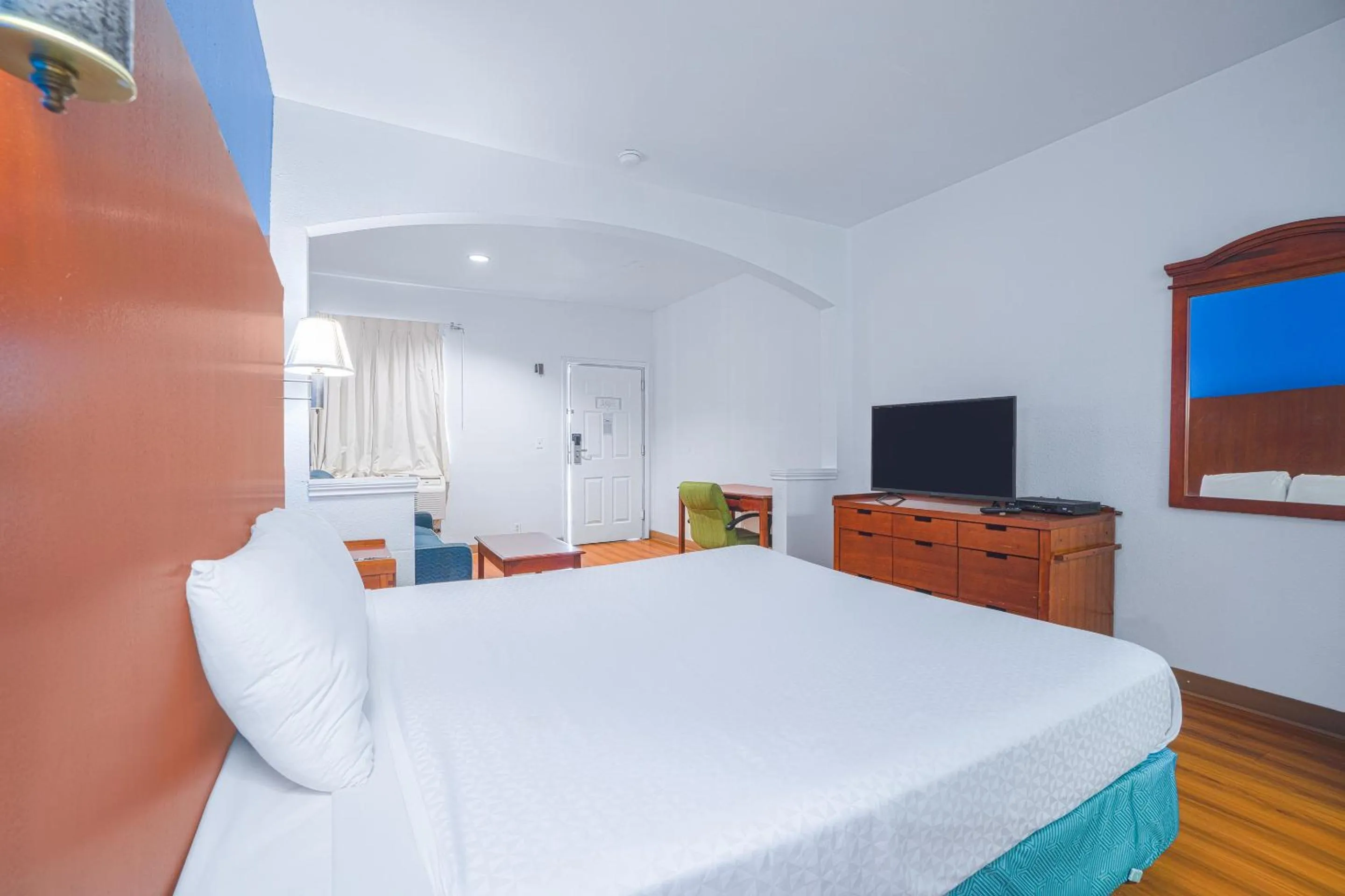 Deluxe King Bed Non-smoking in Island Inn By OYO Galveston Beach, TX