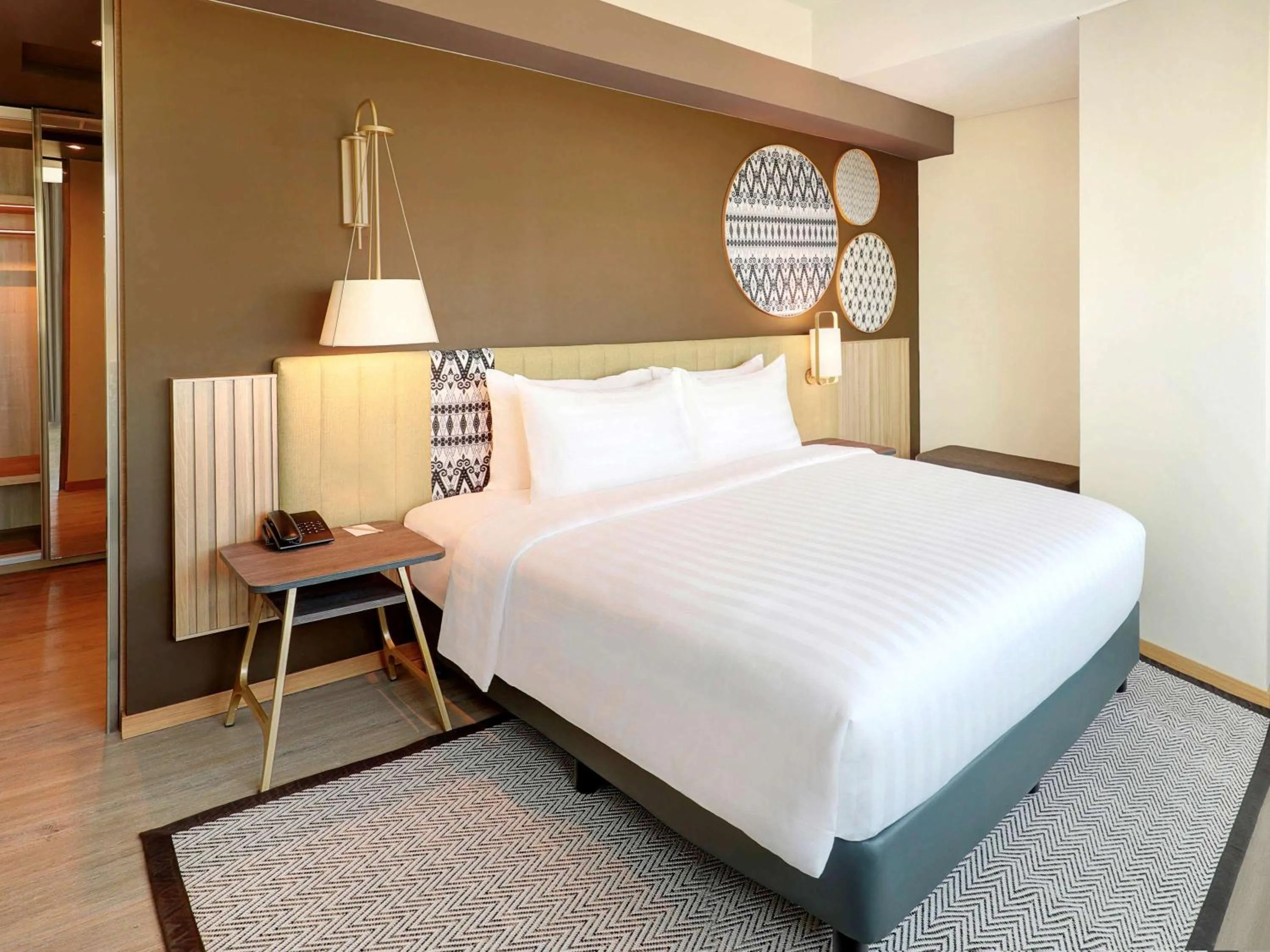 Executive King Suite in Mercure Makassar Nexa Pettarani