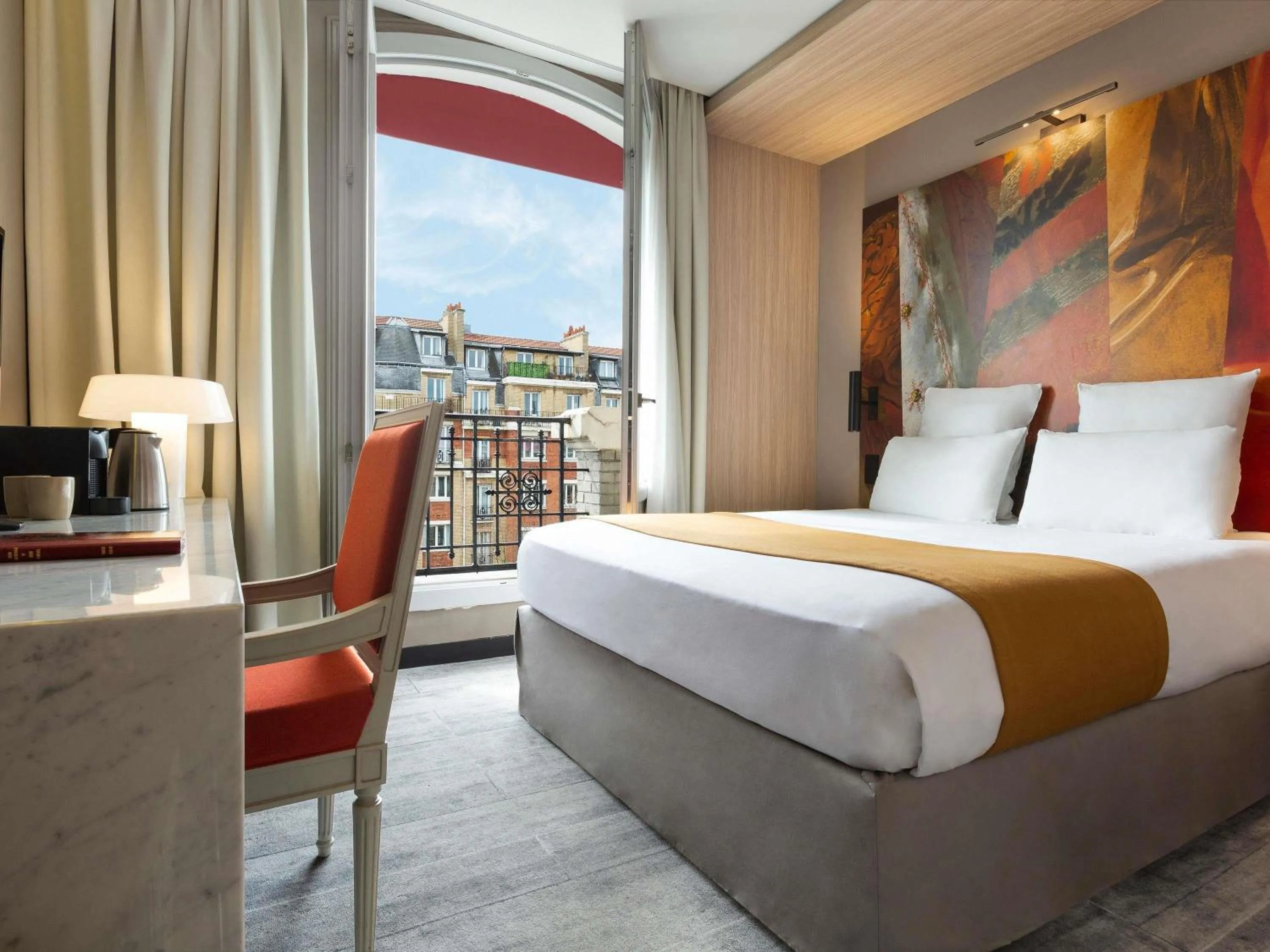 Superior Double Room with Balcony in Mercure Paris Alesia