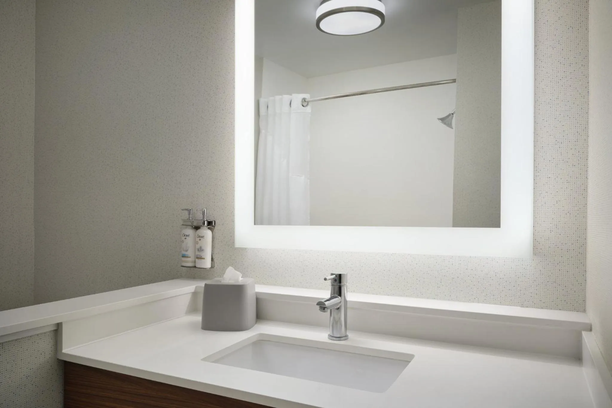 Standard Room with Two Queen Beds in Holiday Inn Express & Suites Brunswick by IHG