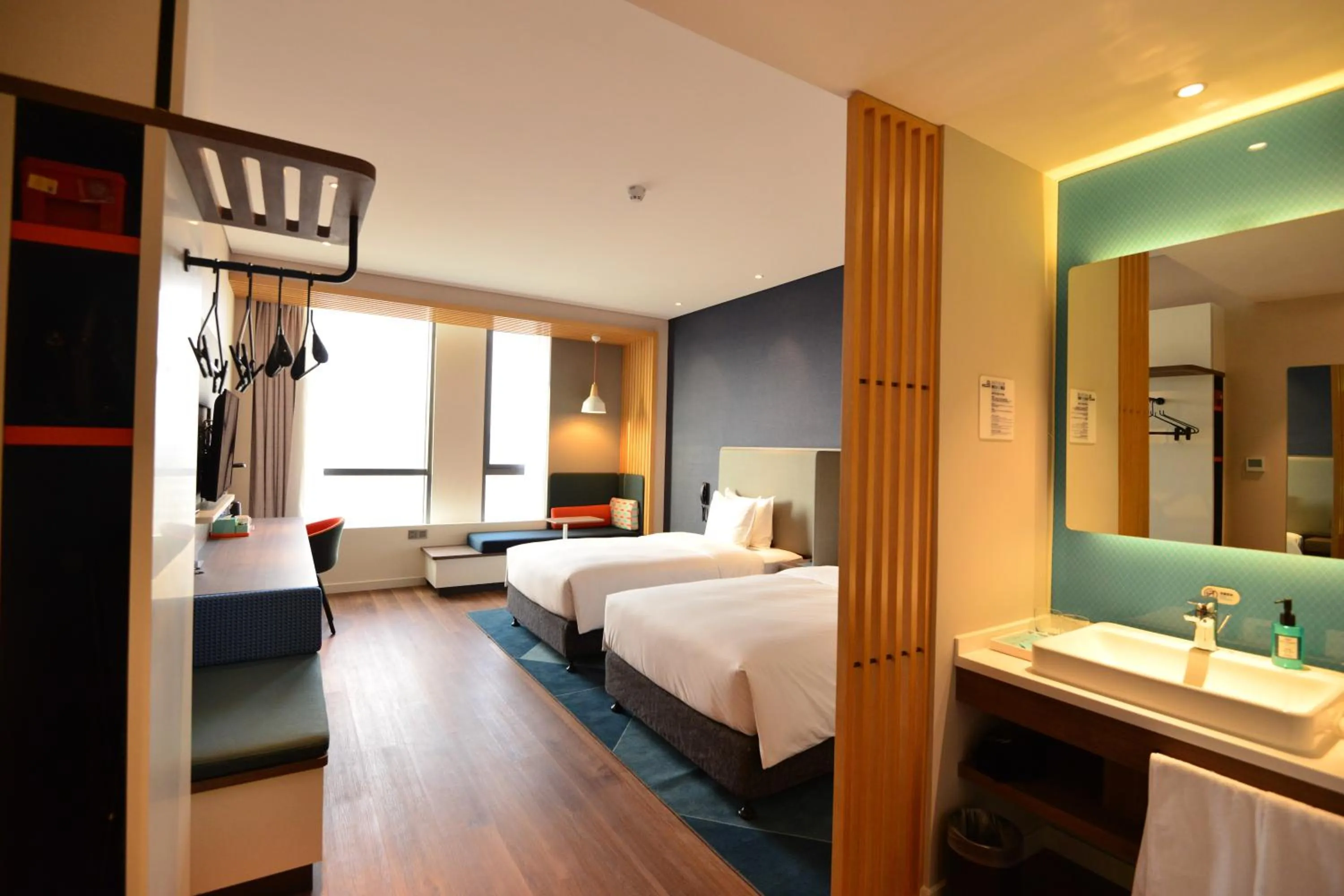 Standard Twin Room with Extra Floor Space in Holiday Inn Express Hangzhou Binjiang Aoti by IHG