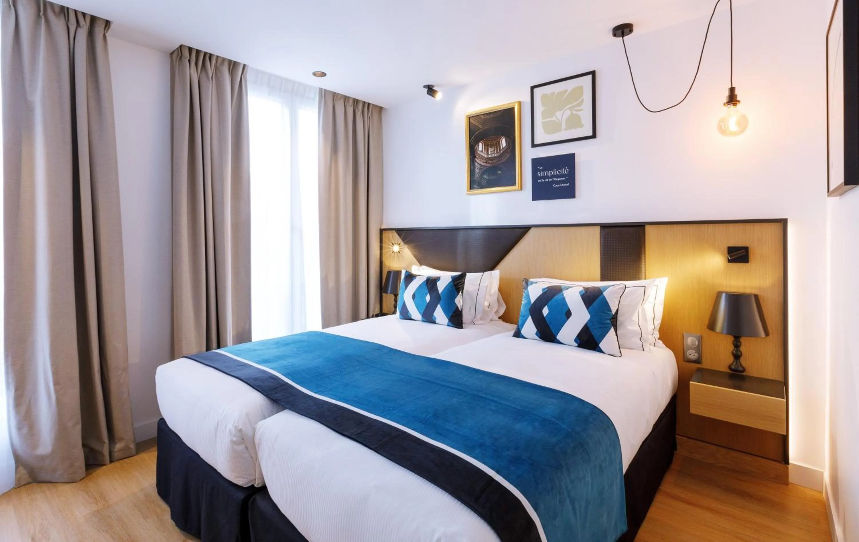 Superior Twin Room in Star Champs-Elysées