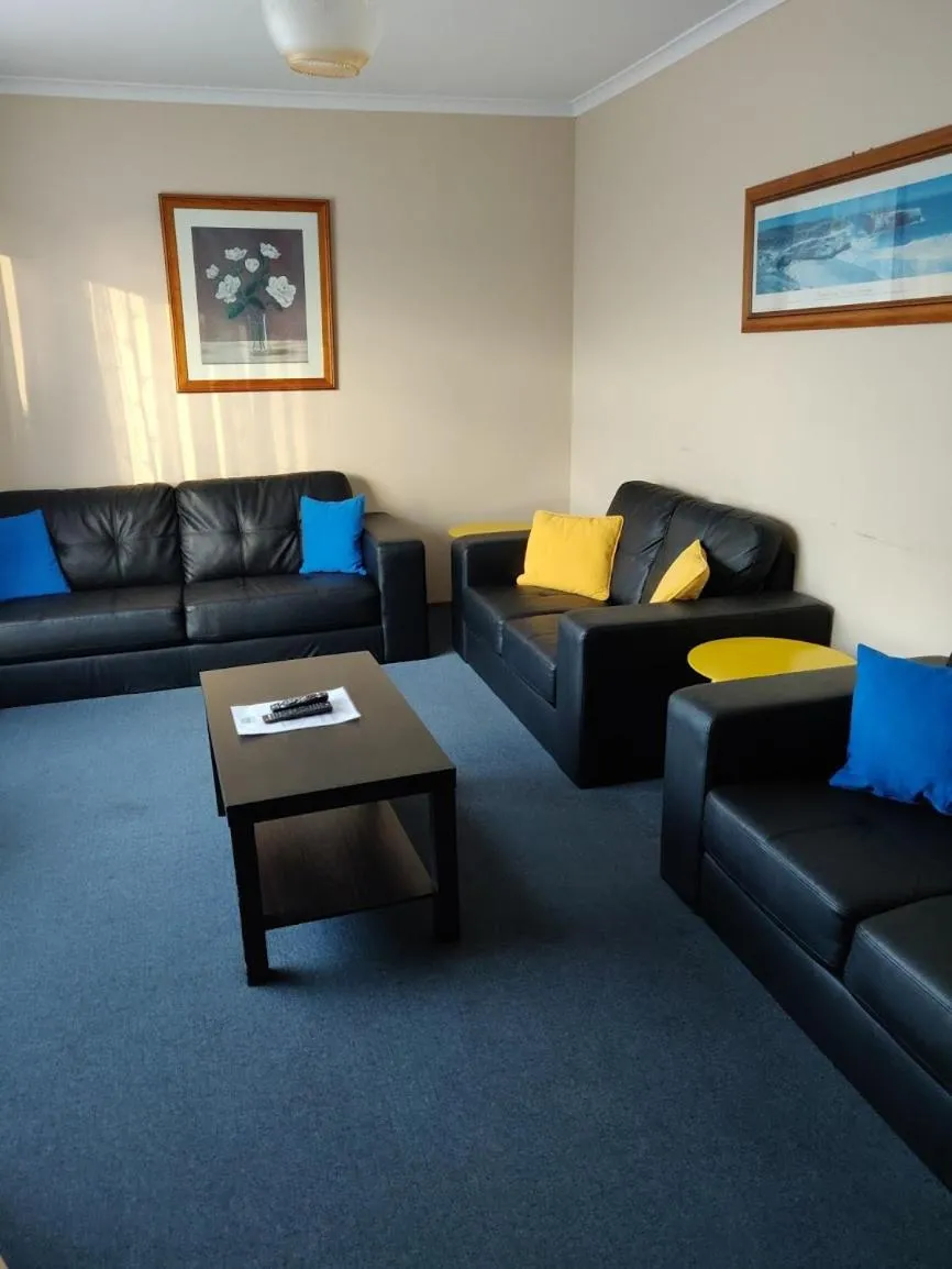 Three-Bedroom House in Summers Rest Units