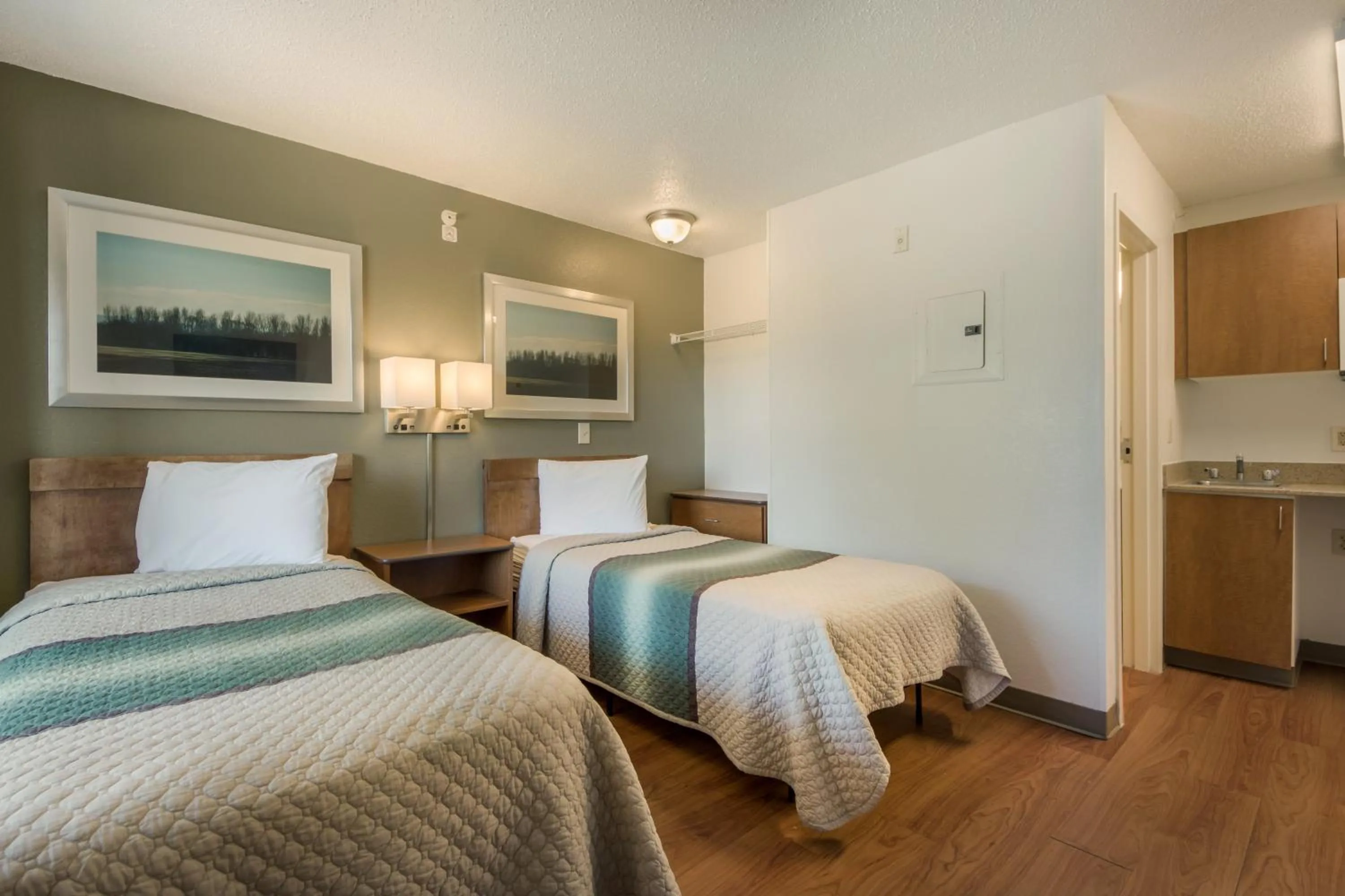 Studio Room with Two Twin Beds Non-Smoking in HomeTowne Studios by Red Roof Dallas - Mesquite