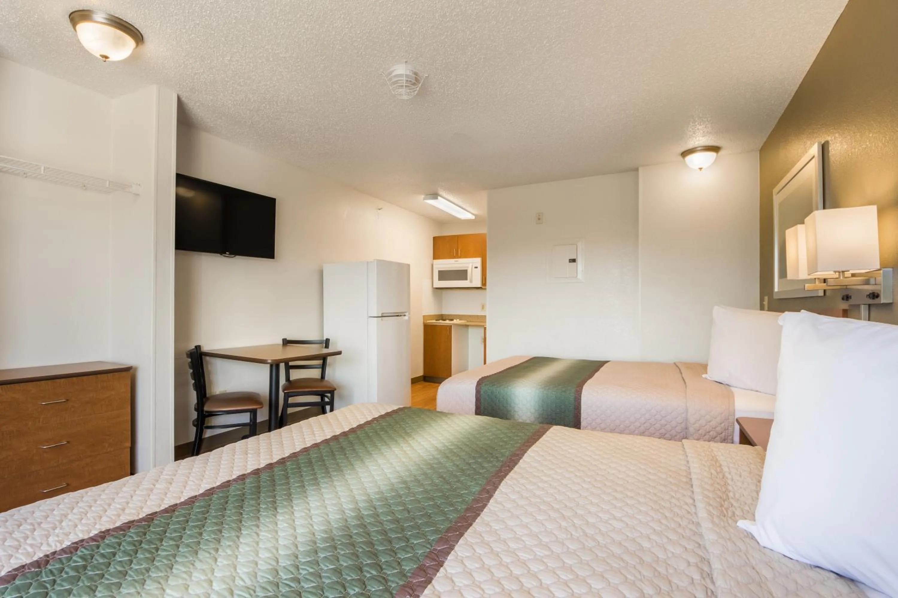 Studio Room with Two Queen Beds Non-Smoking in HomeTowne Studios by Red Roof Dallas - Mesquite