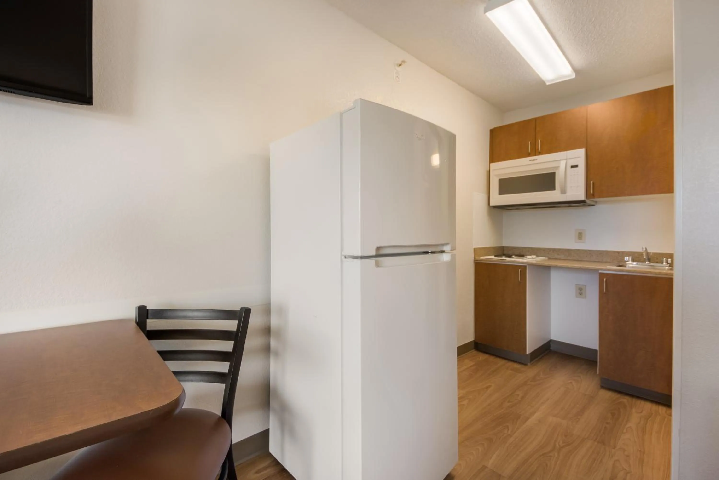 Studio King Room Non-Smoking in HomeTowne Studios by Red Roof Dallas - Mesquite