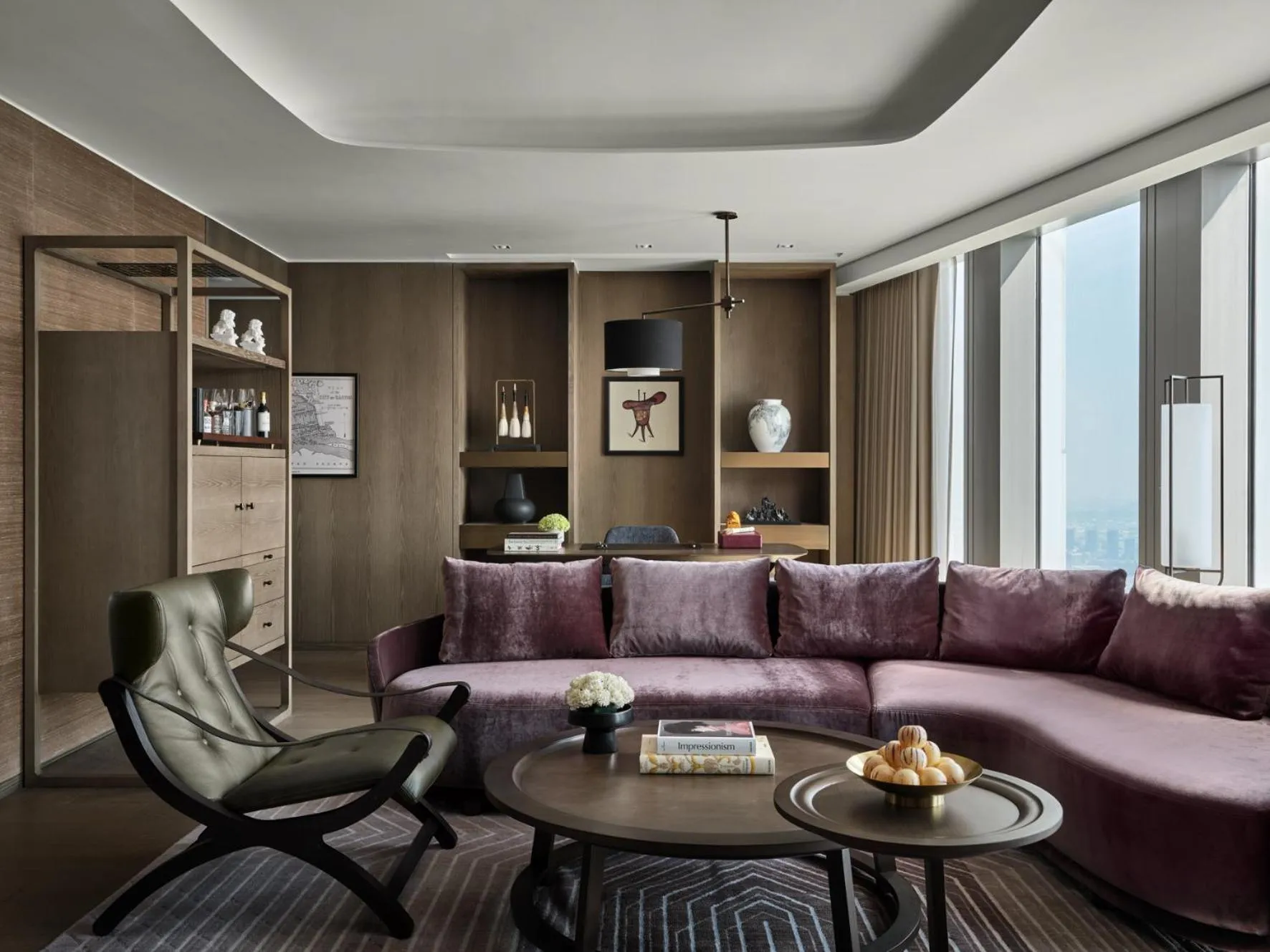 Suite in Rosewood Guangzhou, enjoy free shuttle bus service between the hotel and the Canton Fair Complex during the Canton Fair
