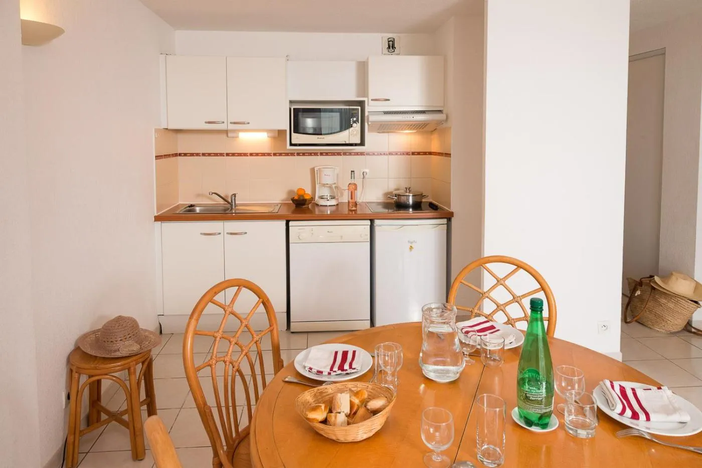 One-Bedroom Cabin Apartment (4-6 Adults) in Vacancéole - Résidence Alizéa Beach
