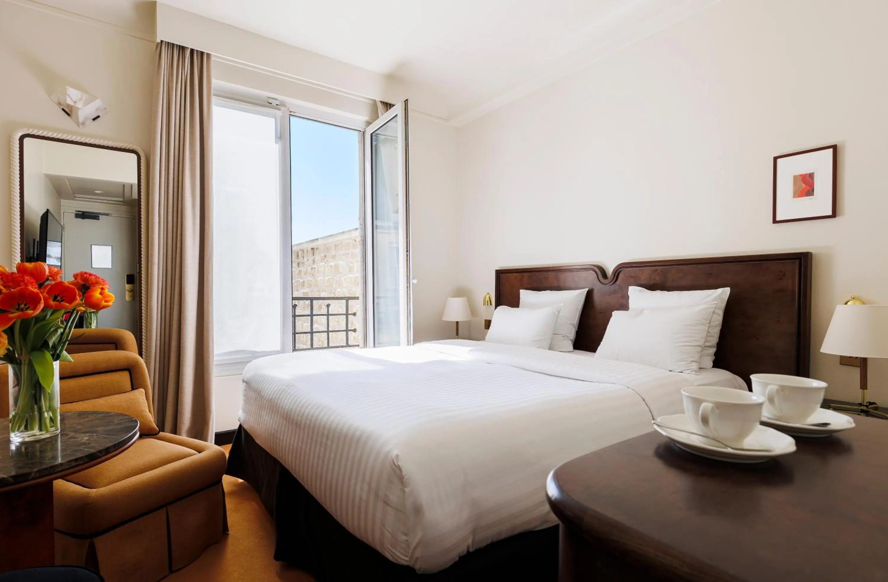 Family Room in Hotel Rochechouart, a Member of Design Hotels