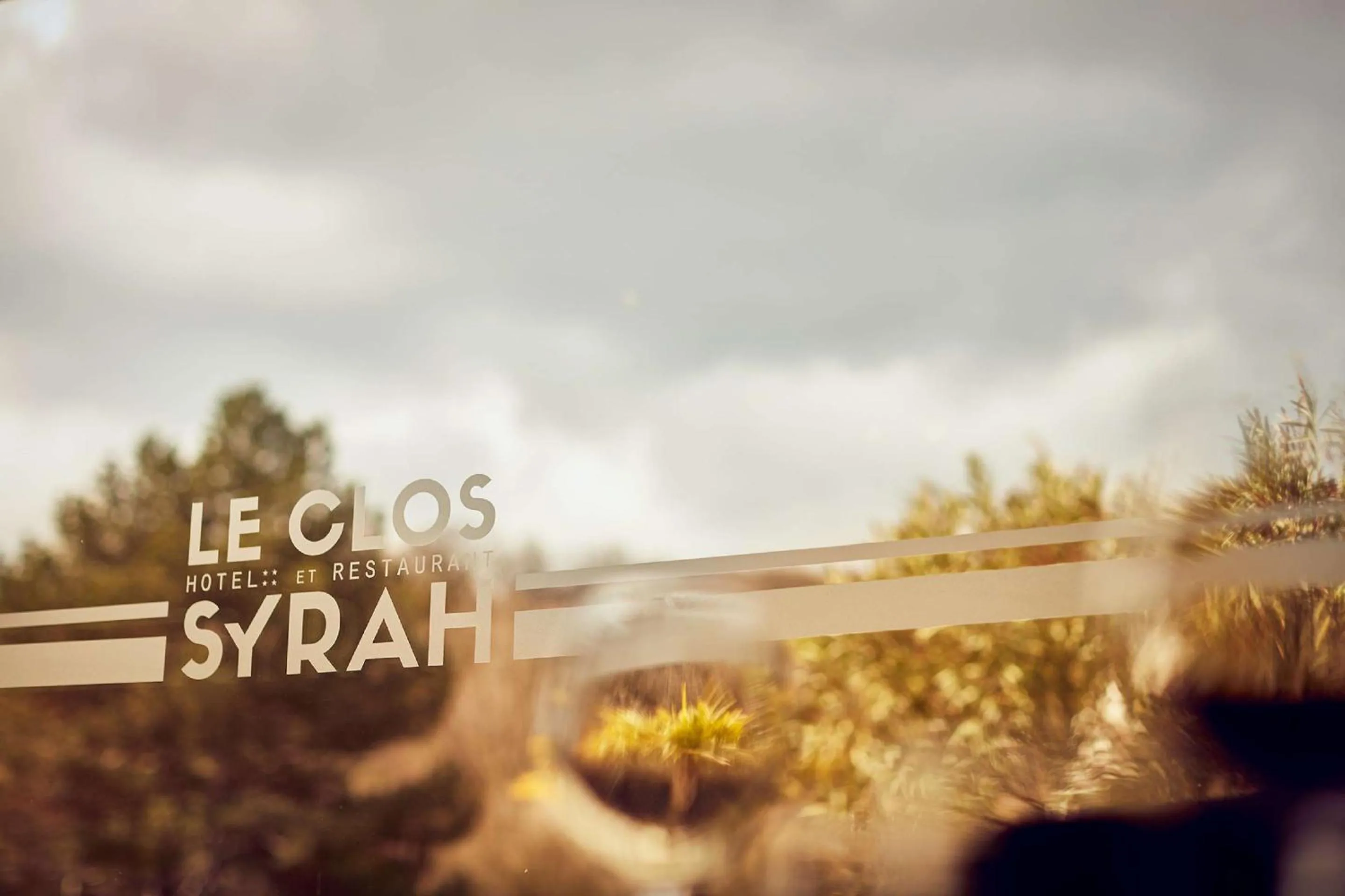 Standard Queen Room in Best Western Plus Clos Syrah