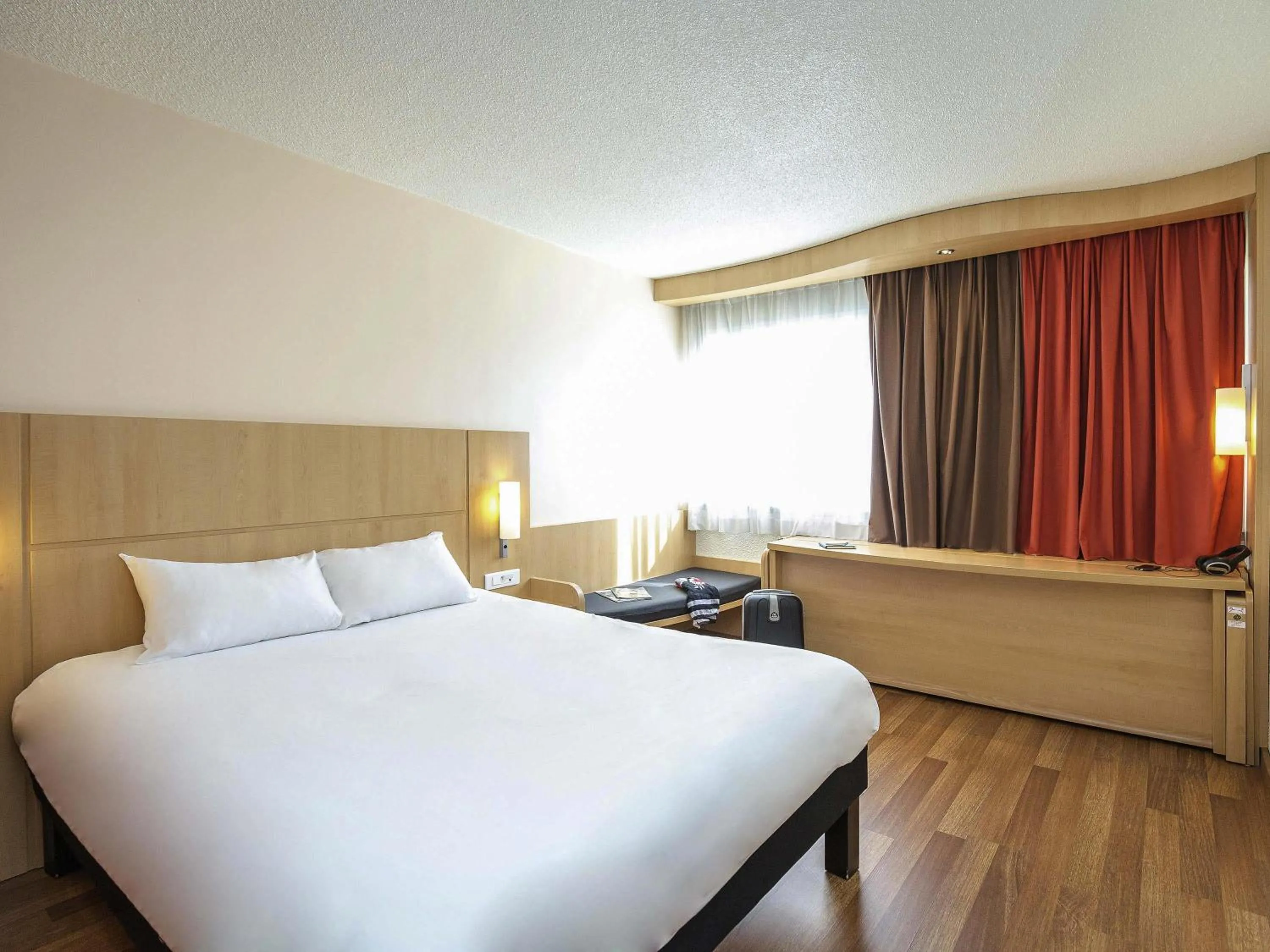 Standard Double Room in Ibis Cavaillon Portes du Luberon