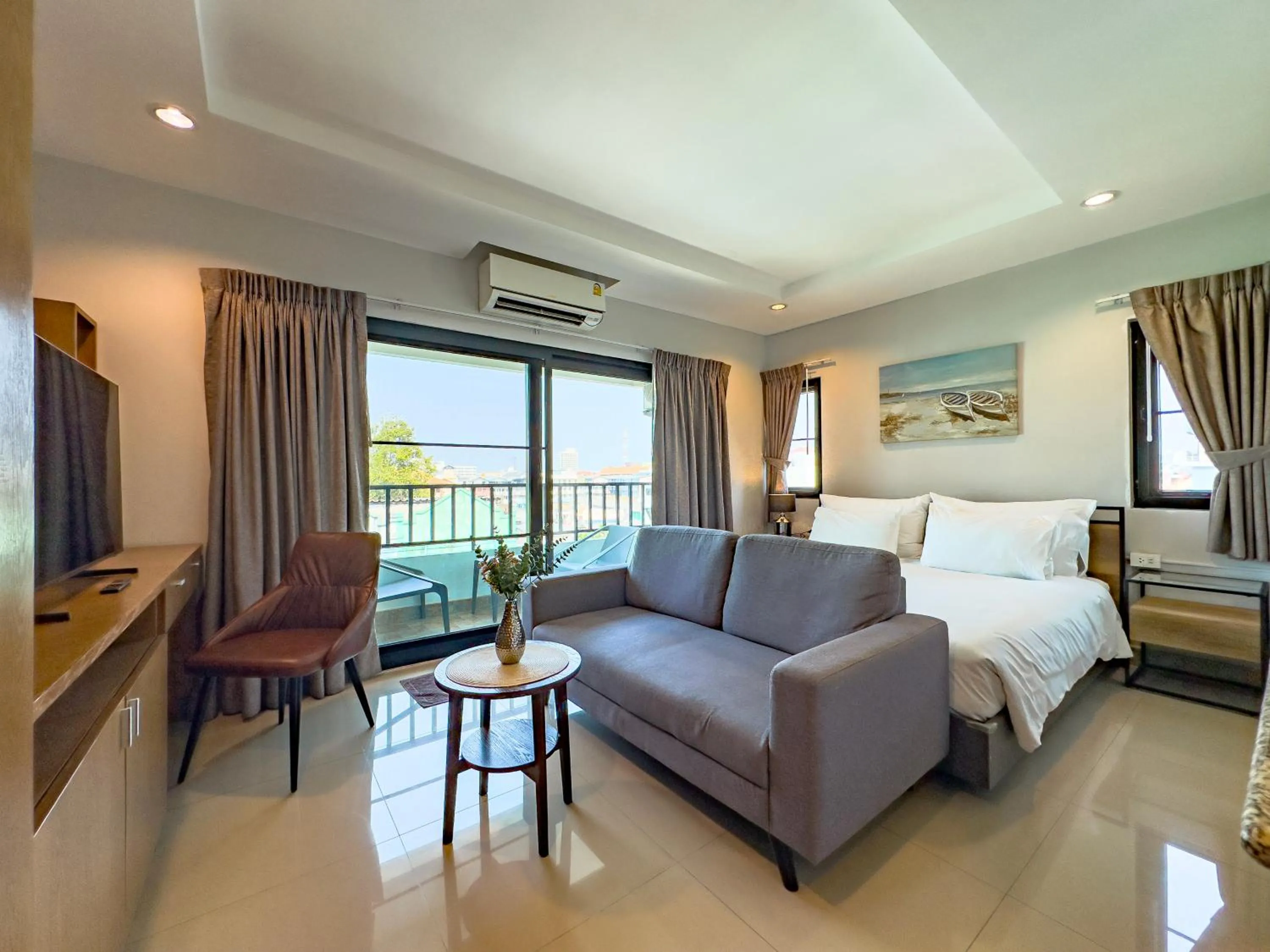 Deluxe Double with Street View in Nalanta Hotel Pattaya