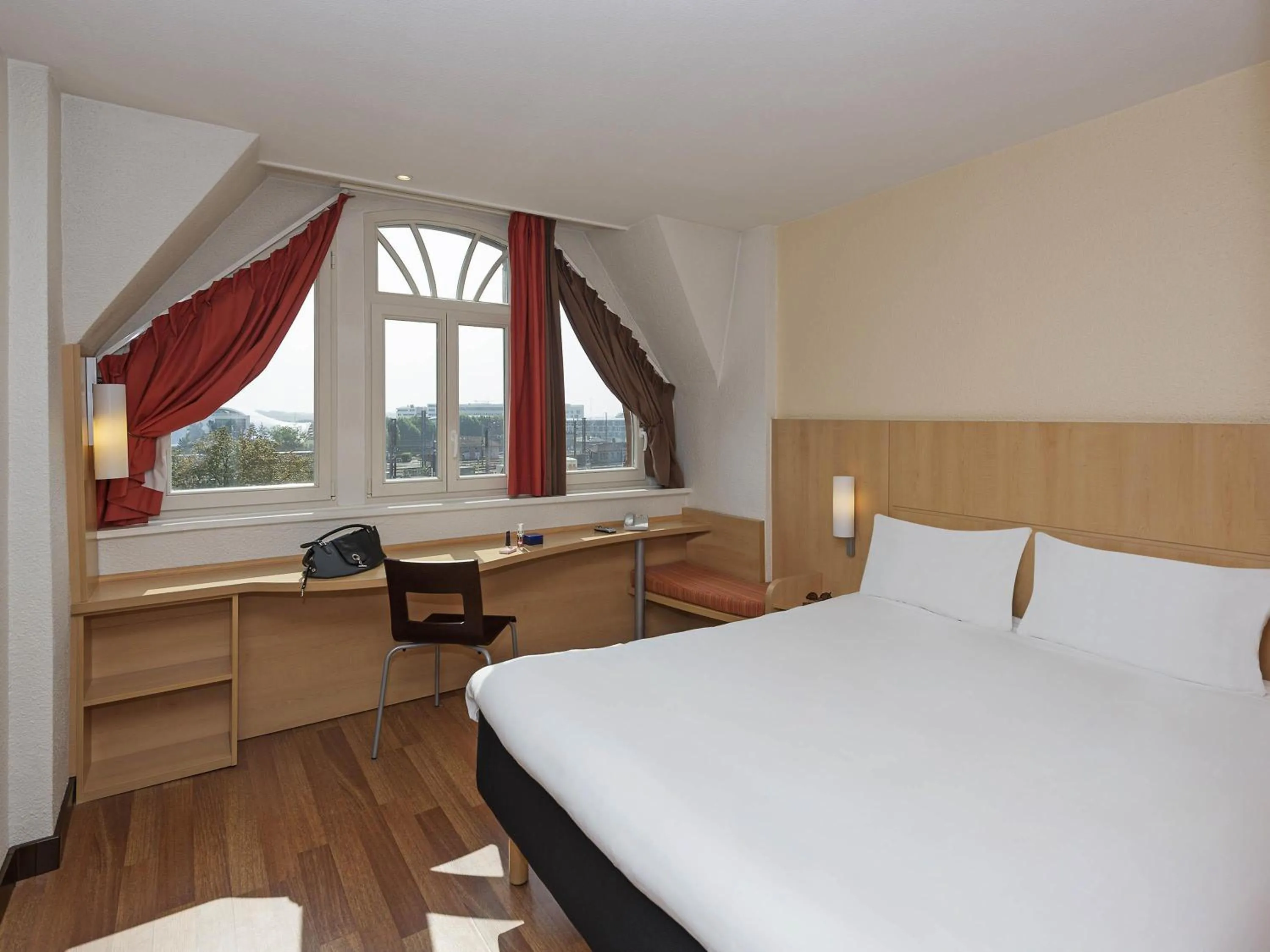 Standard Double Room in ibis Metz Centre Gare