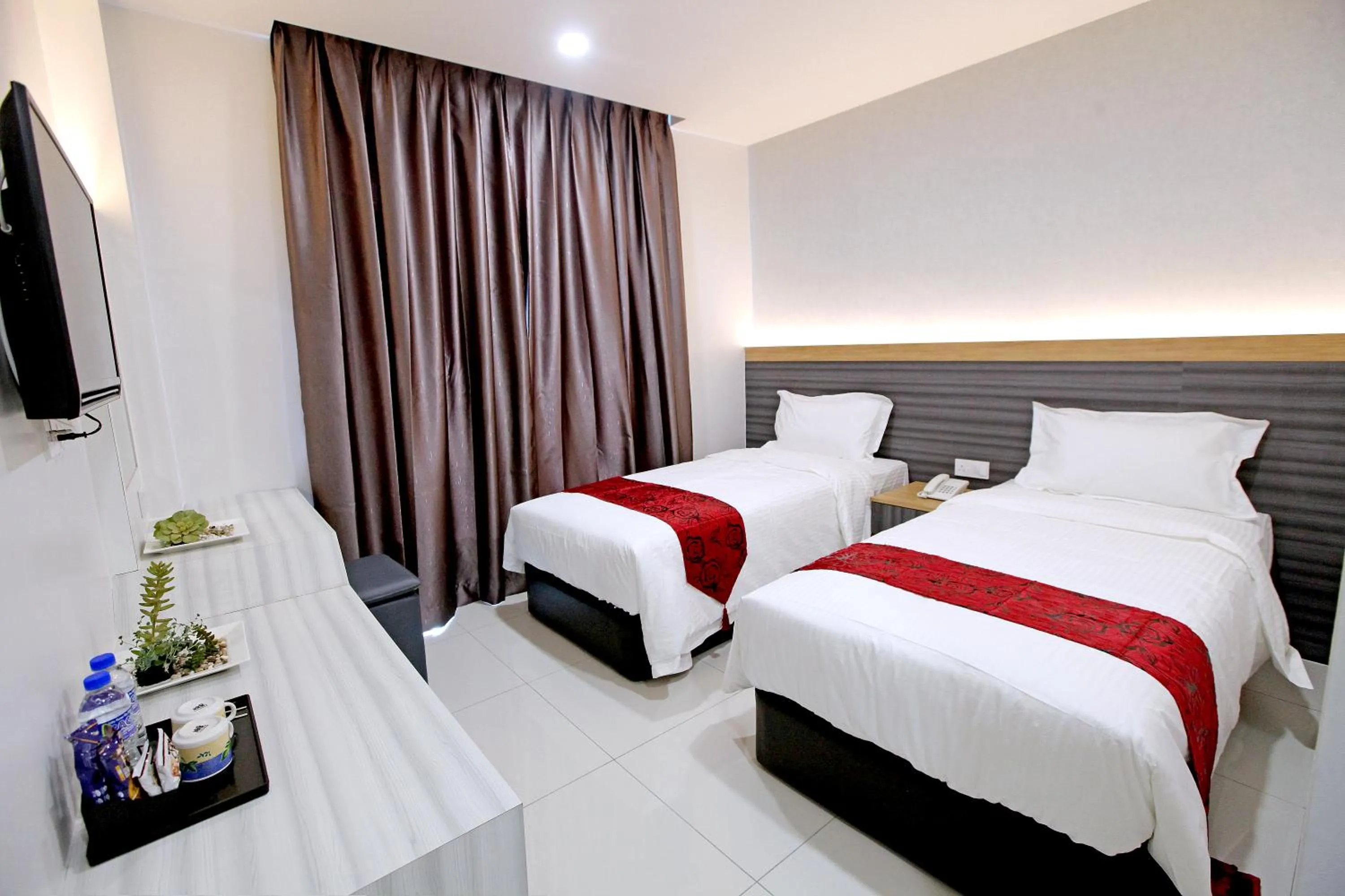 Deluxe Twin Room in B&L HOTEl