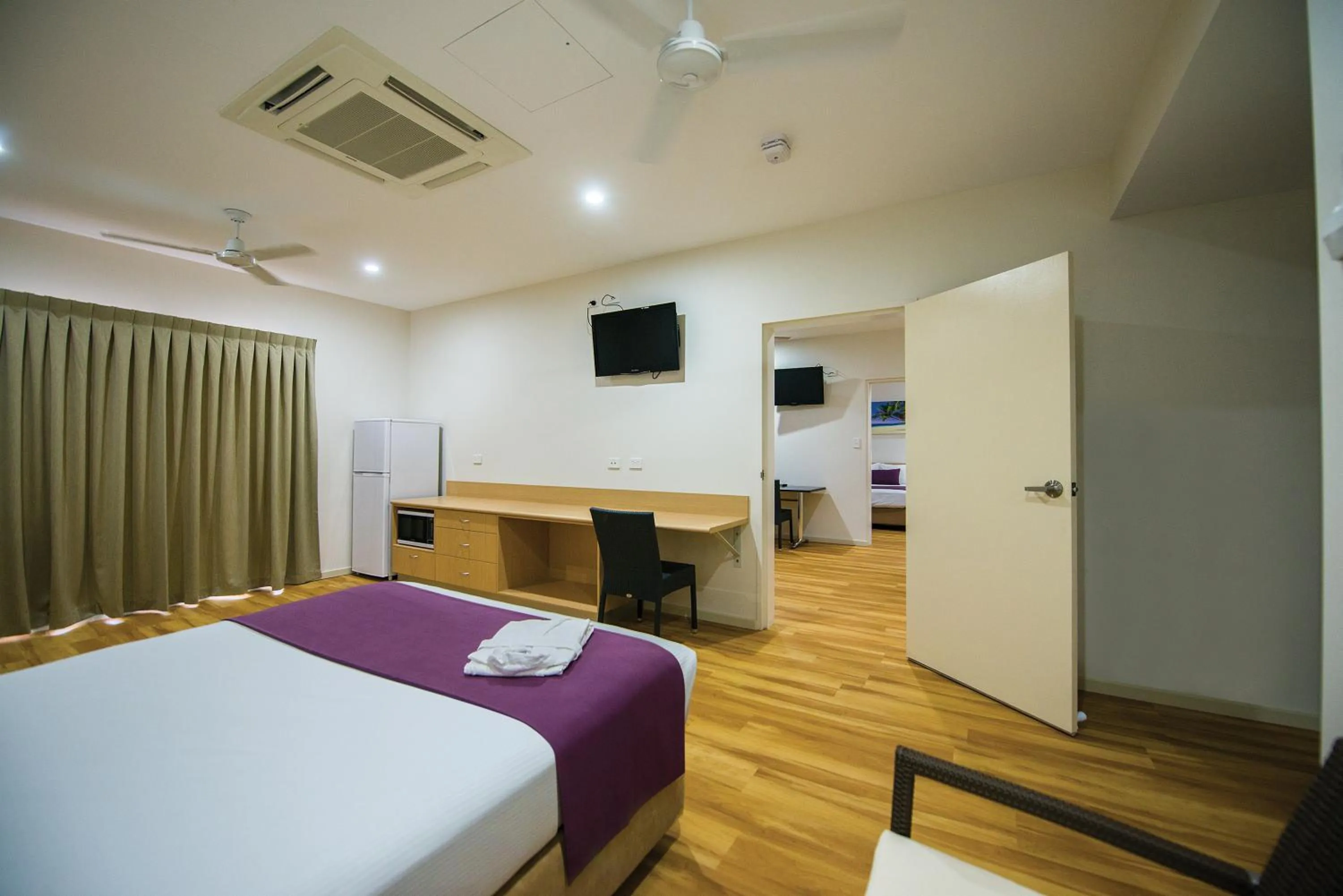 Two-Bedroom Apartment in Club Tropical Resort Darwin