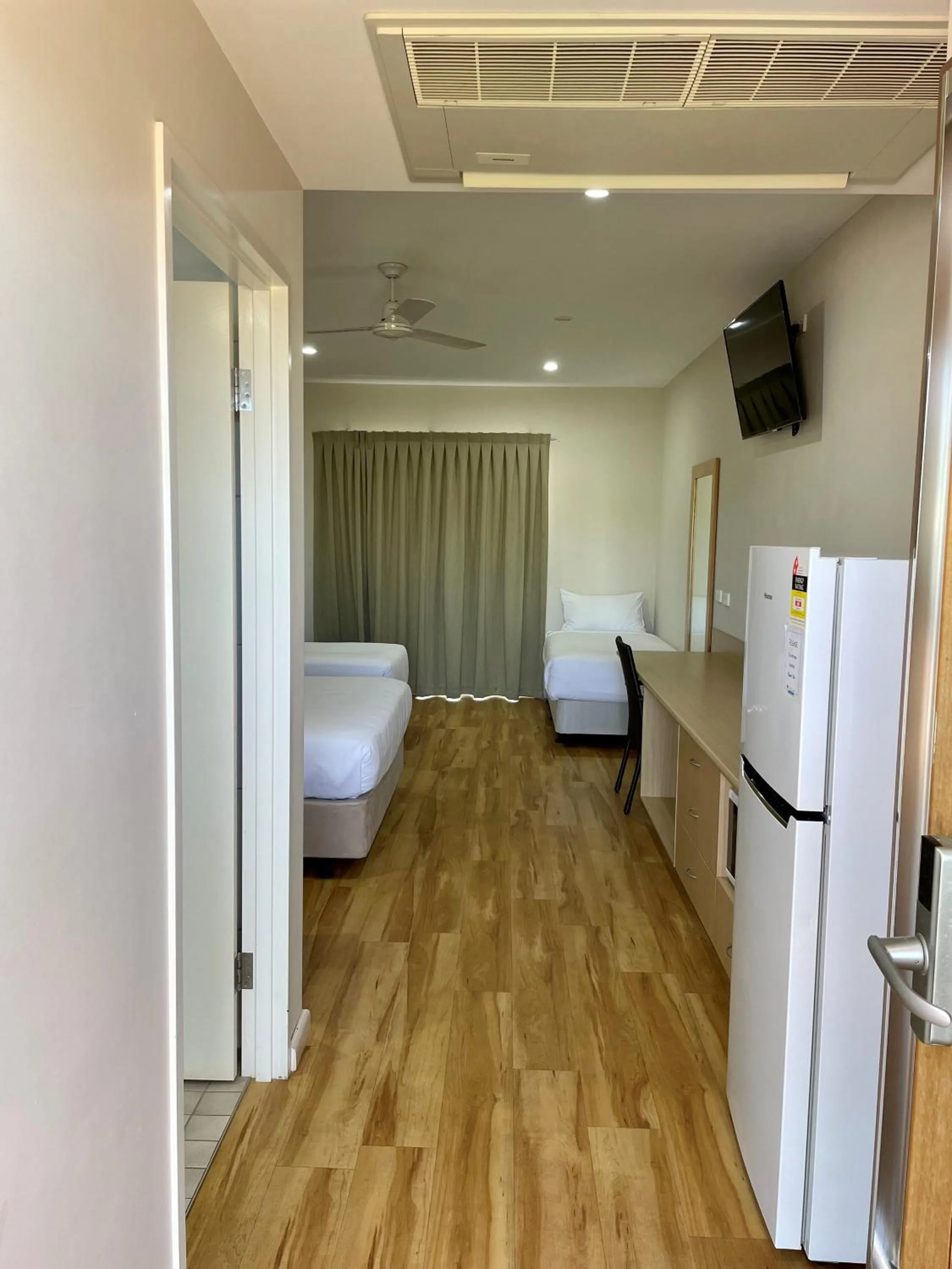 Deluxe Triple Room in Club Tropical Resort Darwin