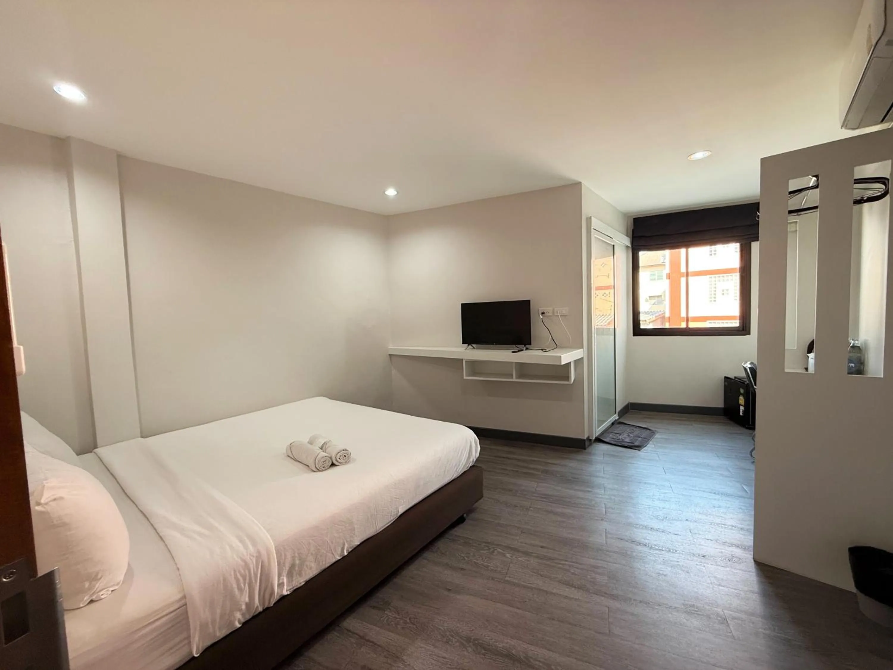 Deluxe Double Room - single occupancy in Ma Non Nont Hotel & Apartment