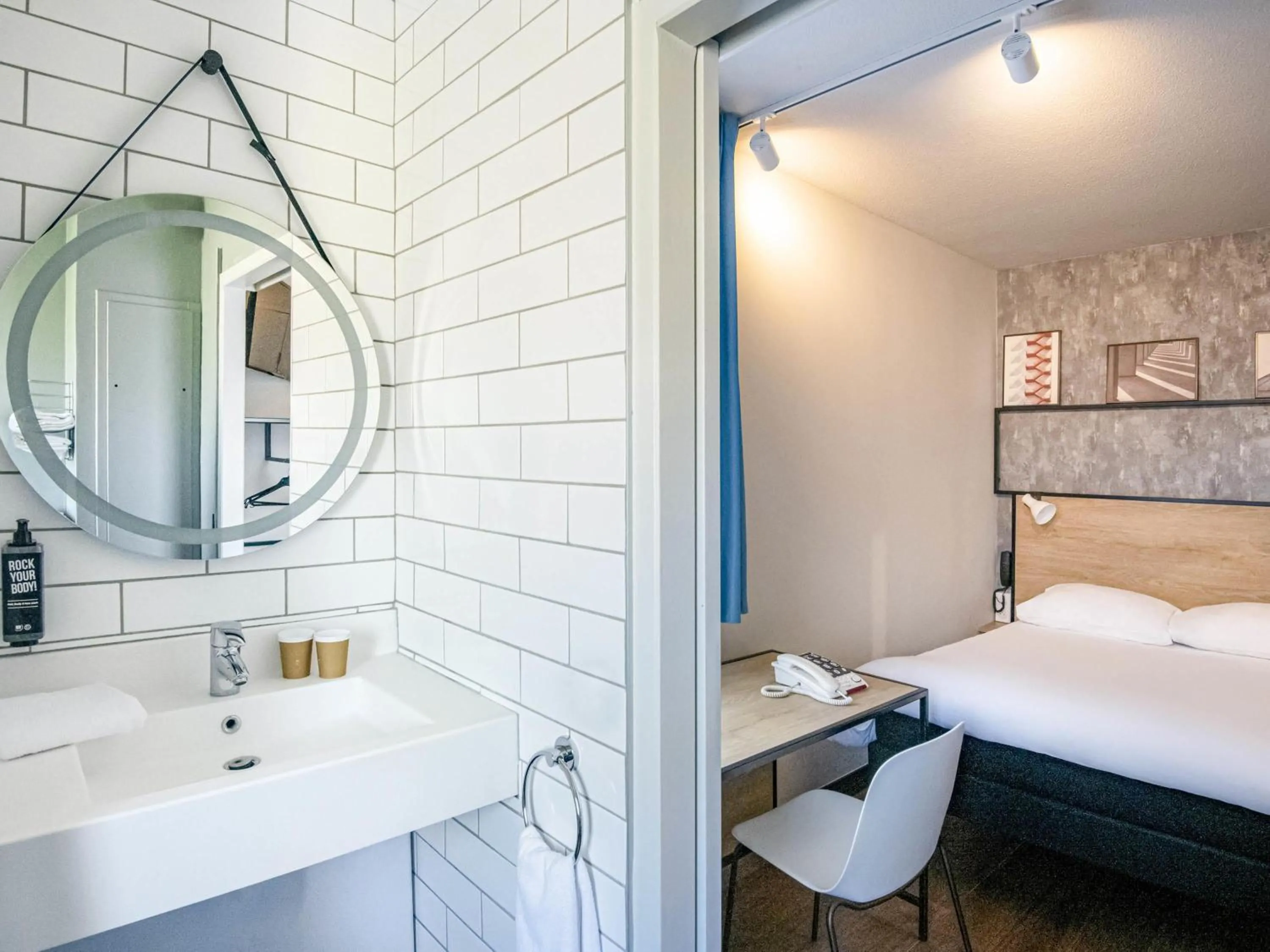 Standard Double Room in ibis Gap Centre