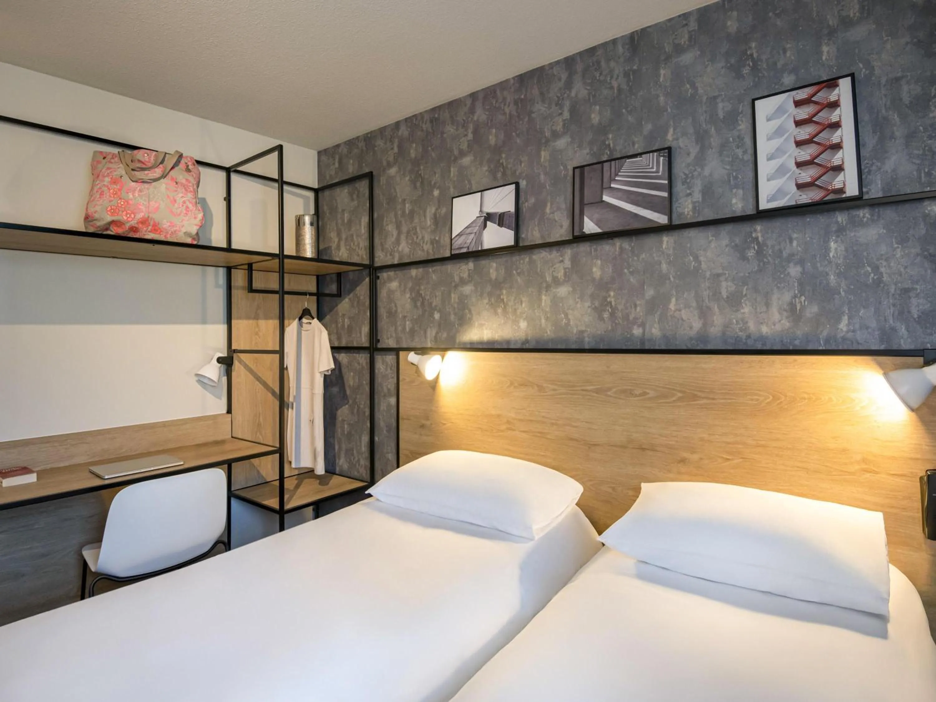 Standard Twin Room in ibis Gap Centre