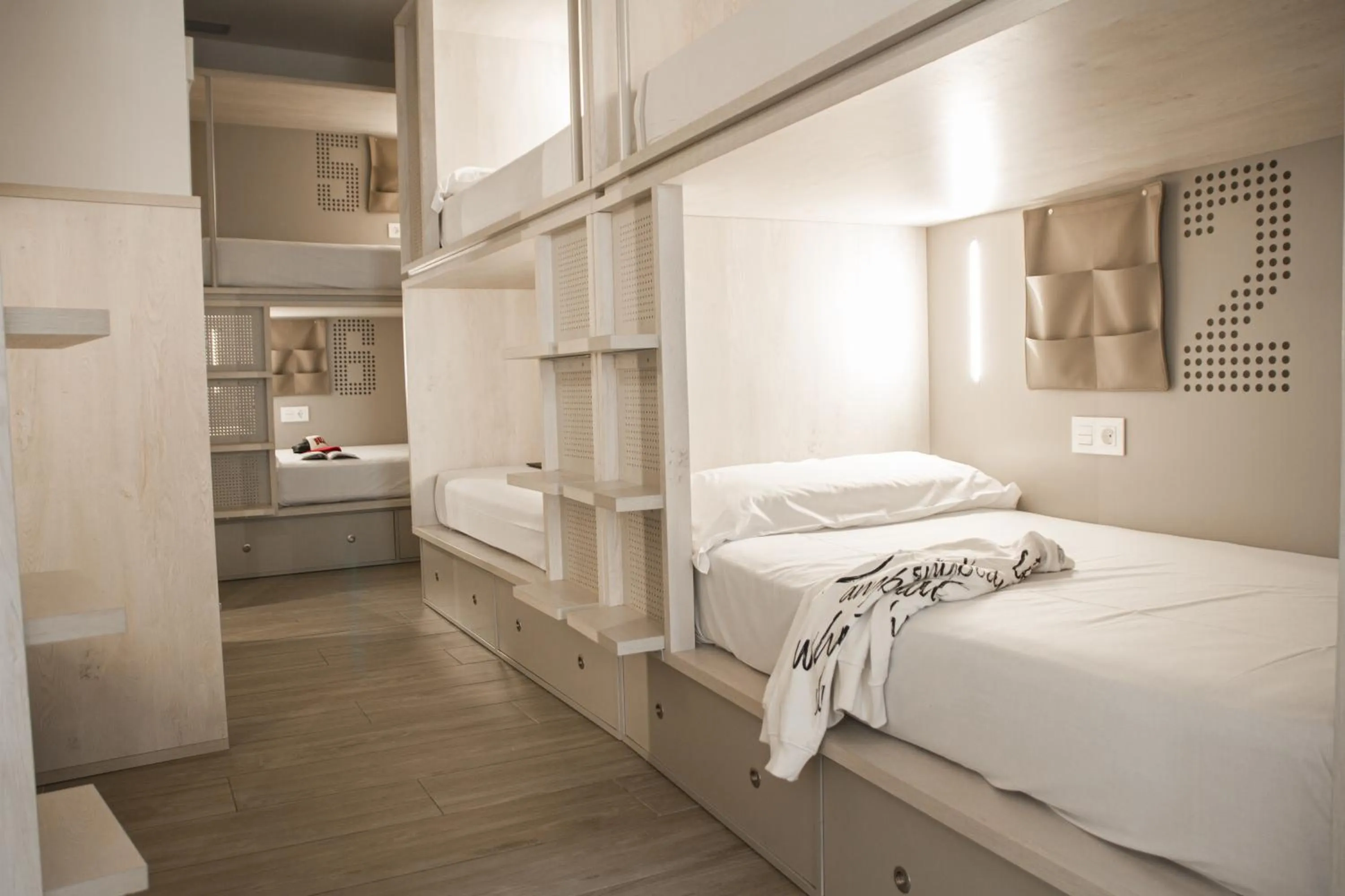 Bed in 8-Bed Mixed Dormitory Room with Private Bathroom in room00 Salvador Hostel