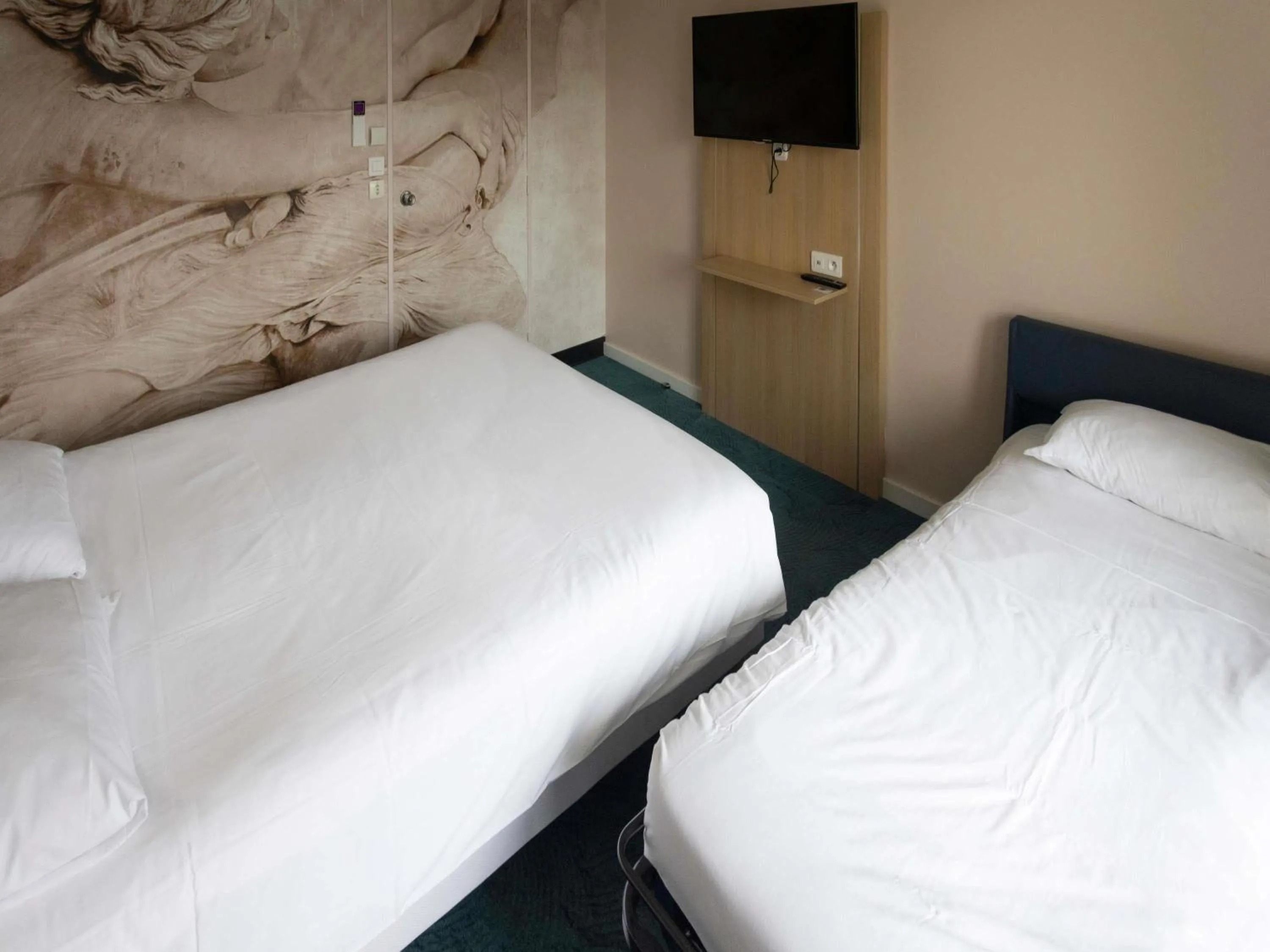 Standard Double Room with Sofa in ibis Styles Chinon