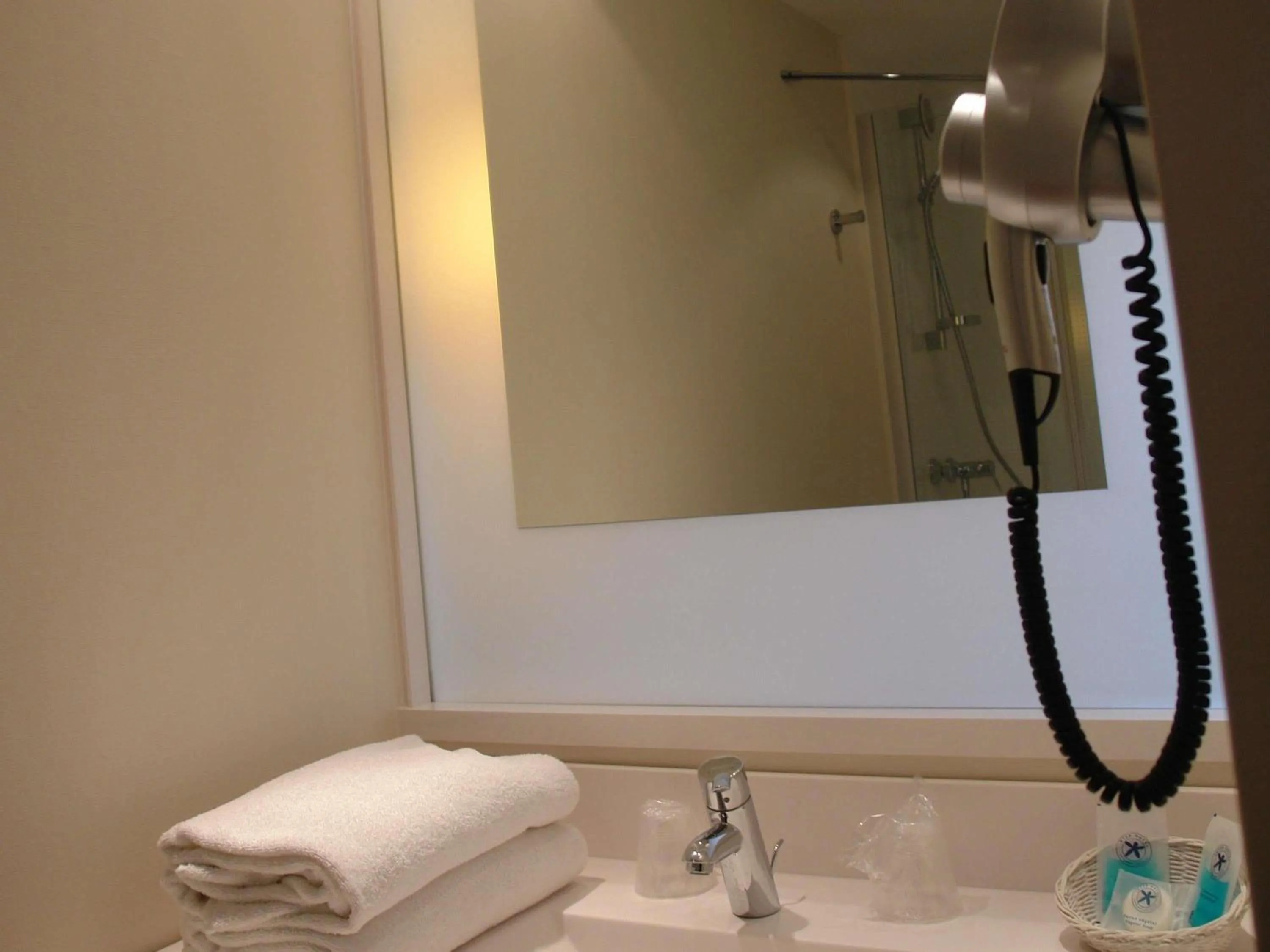 Standard Double Room with Sofa in ibis Styles Chinon