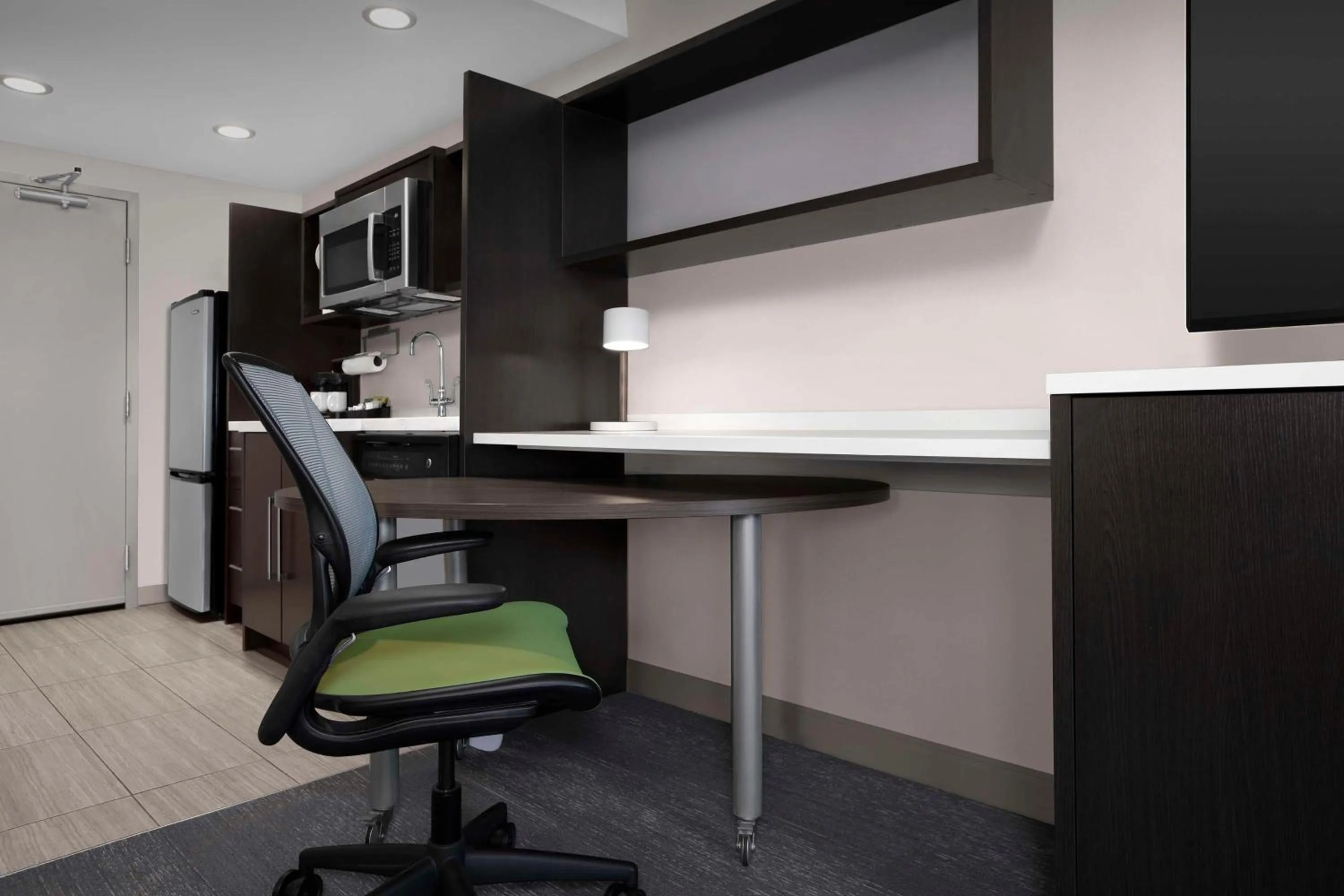 King Suite with Roll-In Shower - Non Smoking in Home2 Suites by Hilton Pittsburgh - McCandless, PA