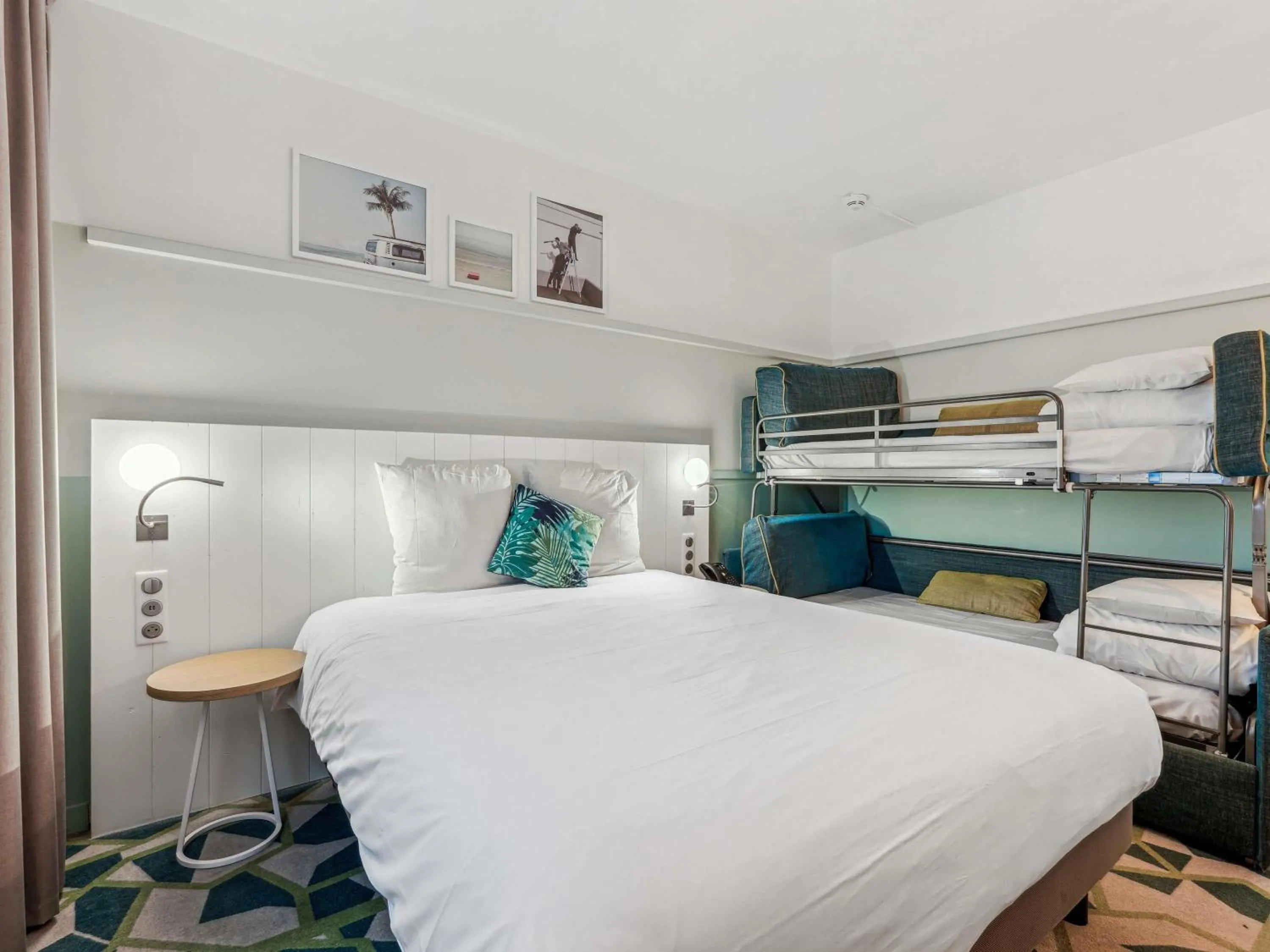 Classic Family Double Room with Two Bunk Beds in Mercure Paris Orly Airport